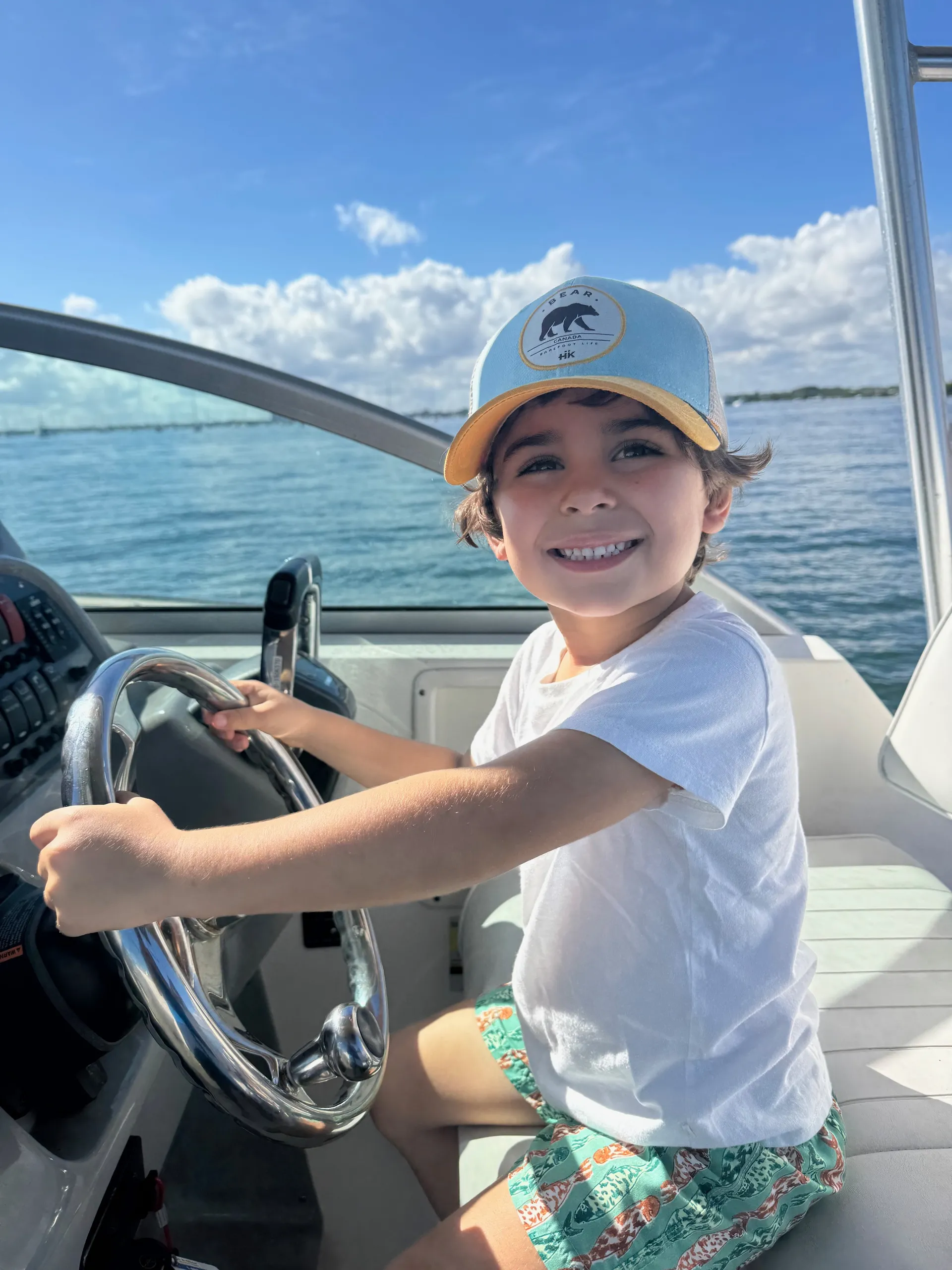 SEA MAVERICK 27’ | YOU DESIGN YOUR TOUR. ENJOY MIAMI WATER AND VIEWS