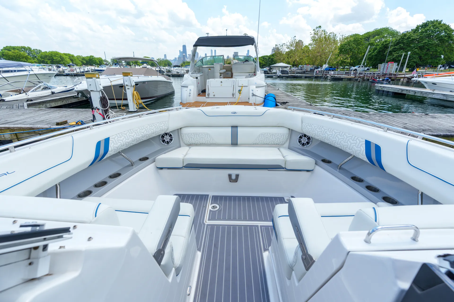 Show-Stopping Lake Michigan Luxury | 38’ Regal LS36 w/ Seakeeper