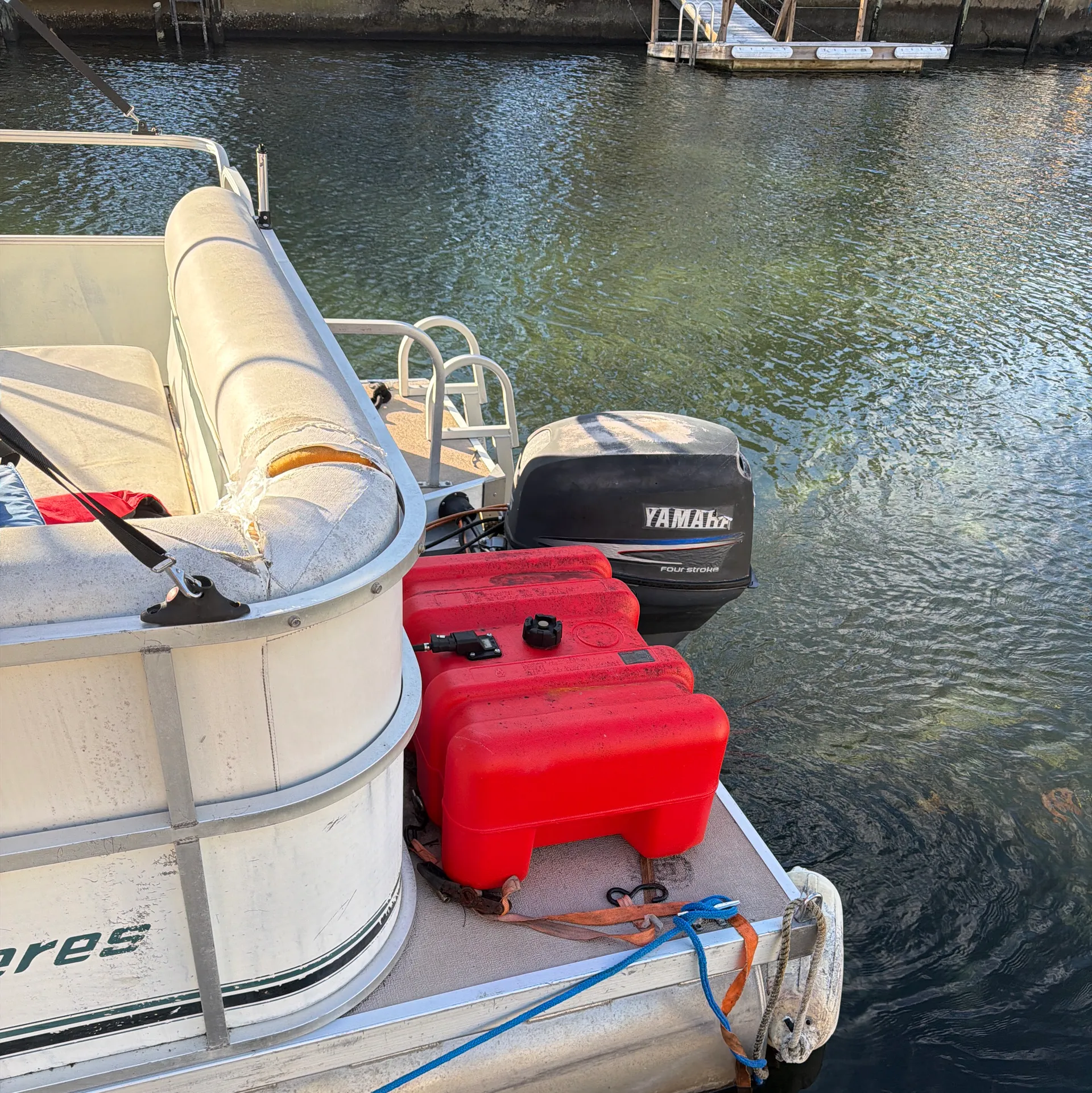 2006 WRS 18’ Pontoon with 25 HP 4 ST Yamaha Out Board