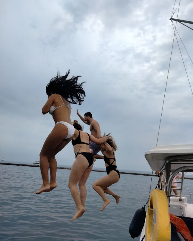 Rent a Catalina catamaran in Chicago, IL near me