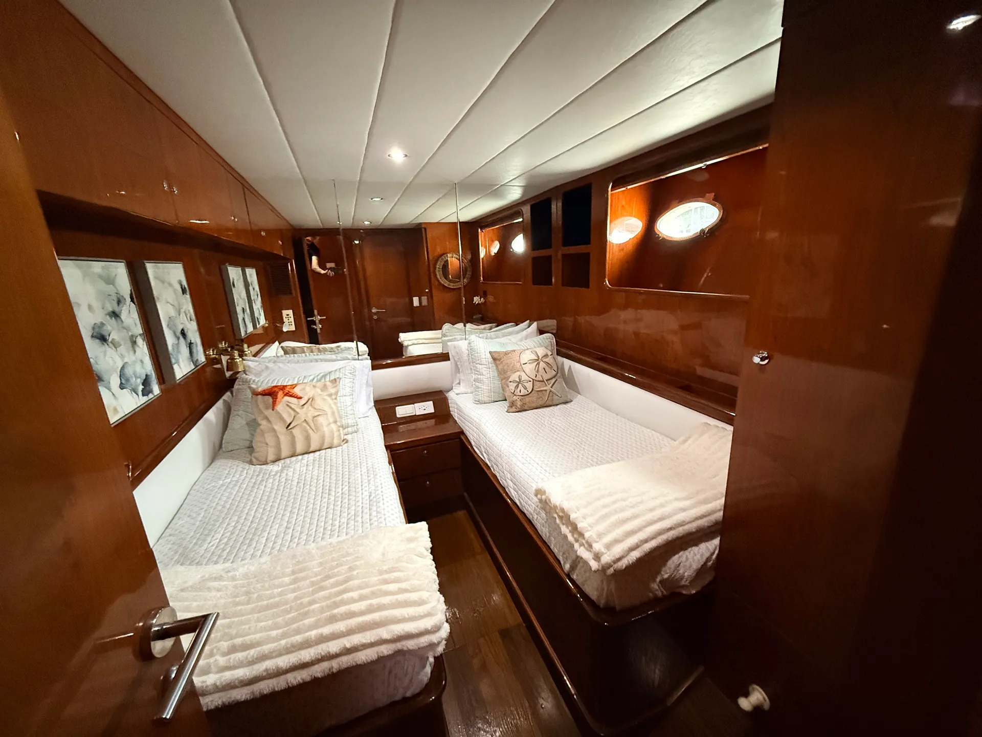 Johnson 70 in Marina del Rey, CA — photo 10