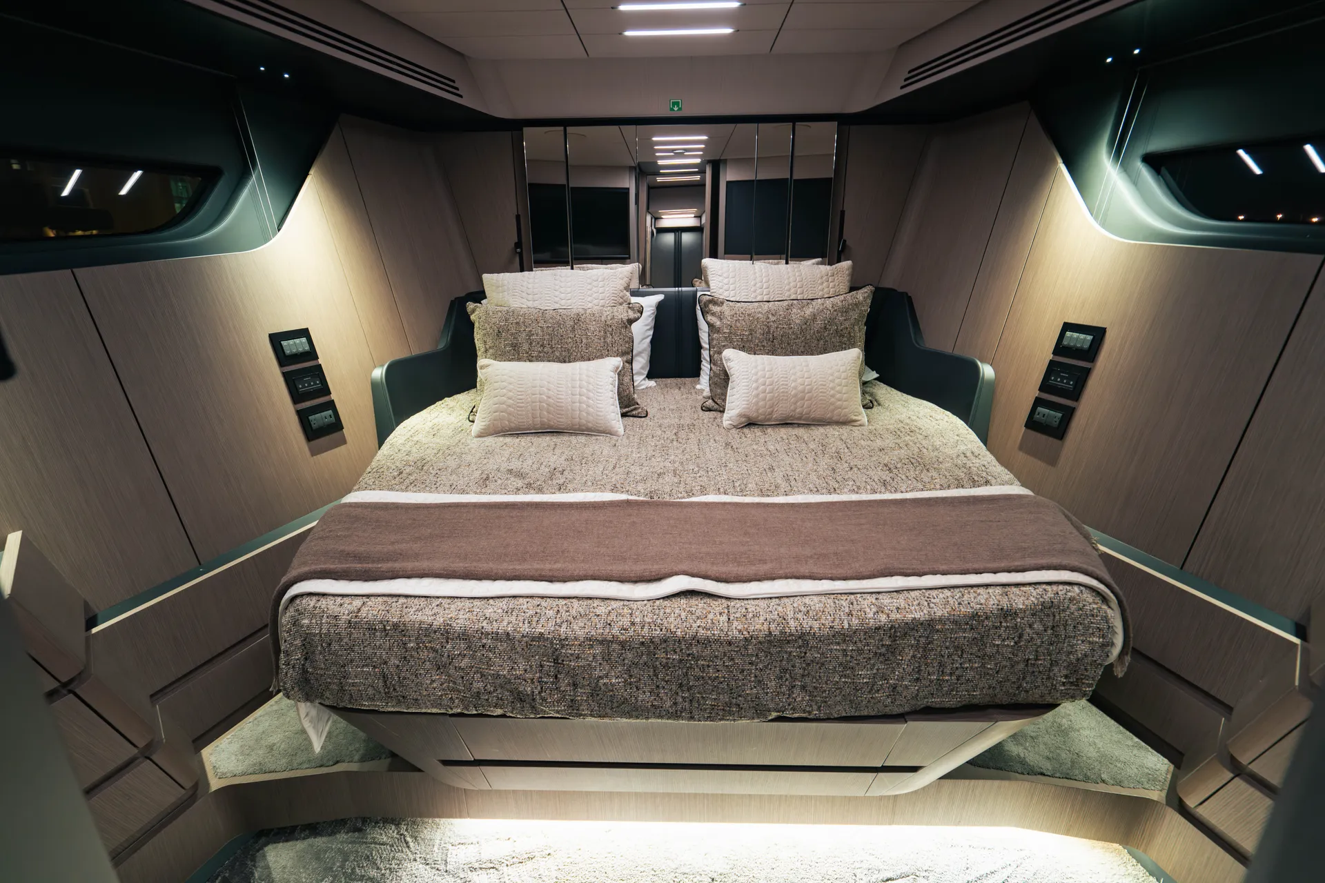 2025 Pershing GTX80 – Brand New Flagship Performance Yacht