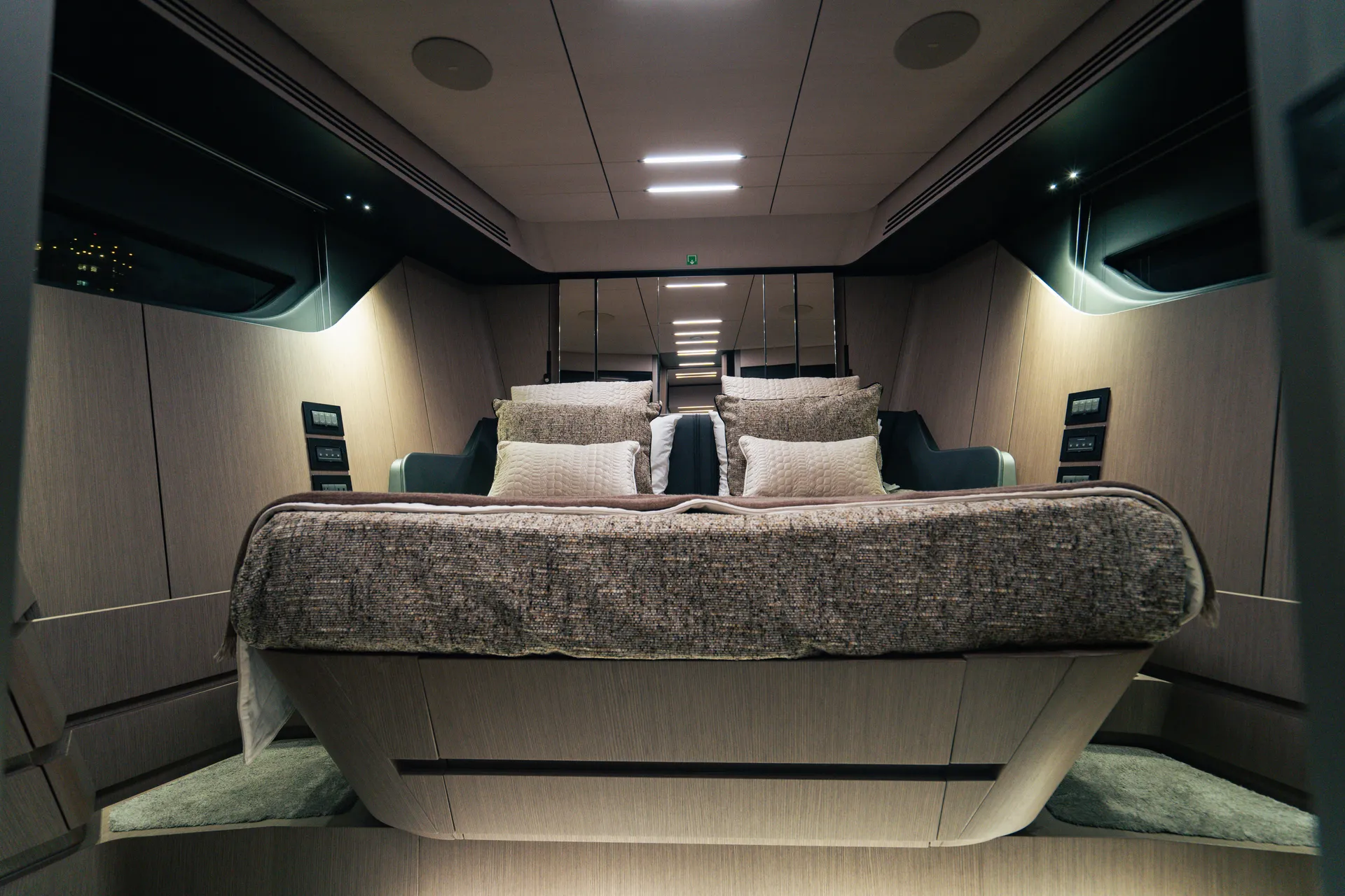 2025 Pershing GTX80 – Brand New Flagship Performance Yacht