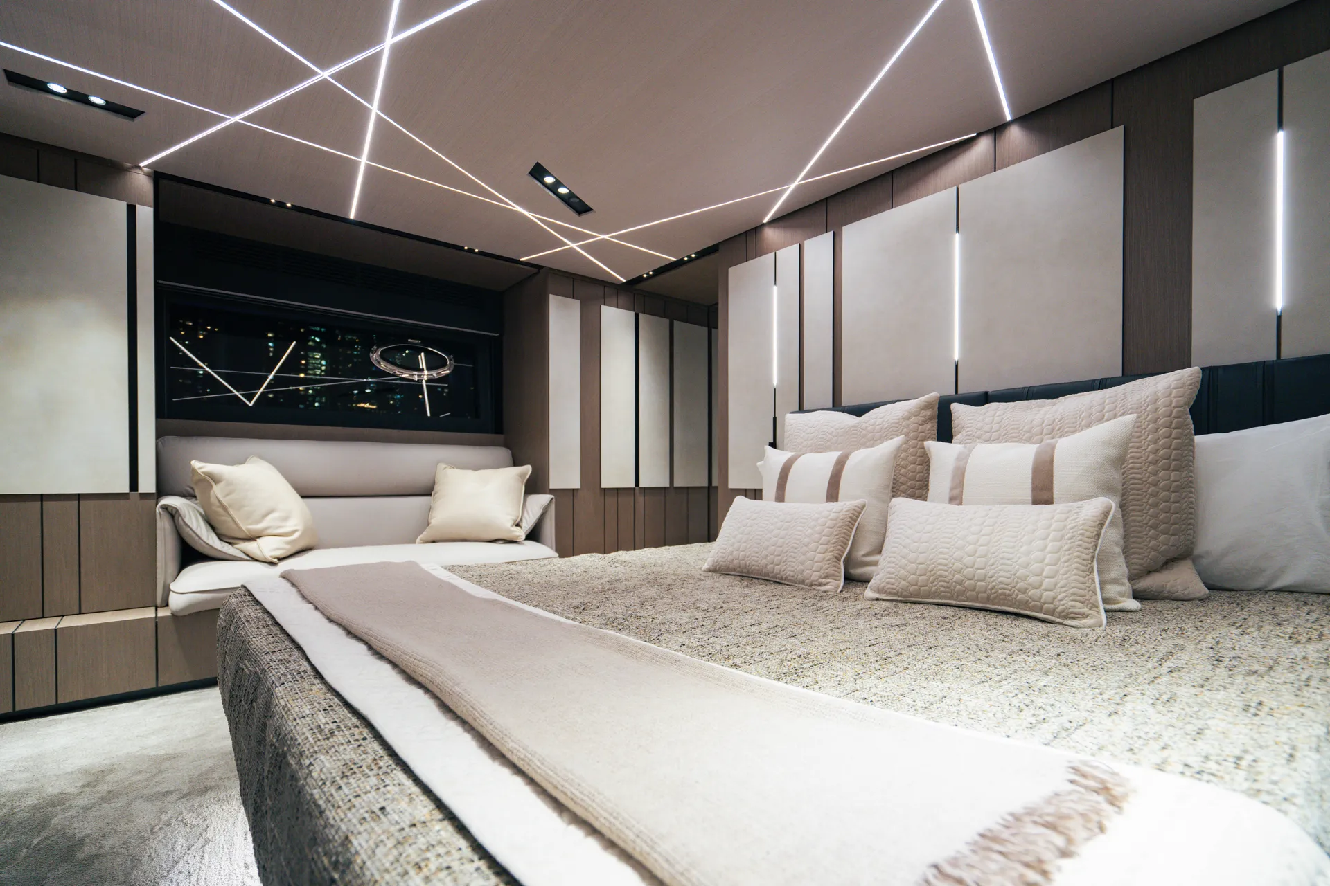 2025 Pershing GTX80 – Brand New Flagship Performance Yacht
