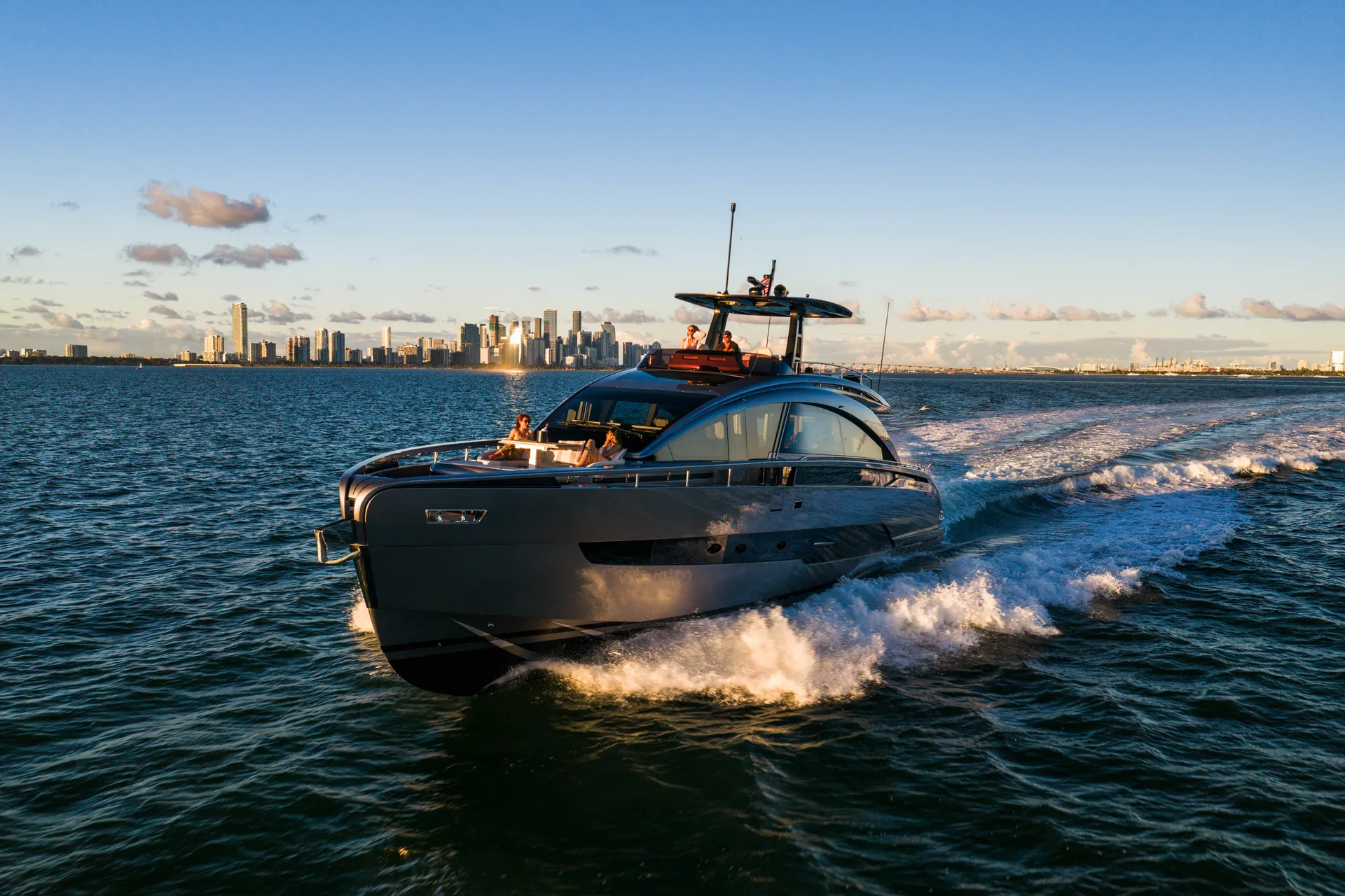 2025 Pershing GTX80 – Brand New Flagship Performance Yacht