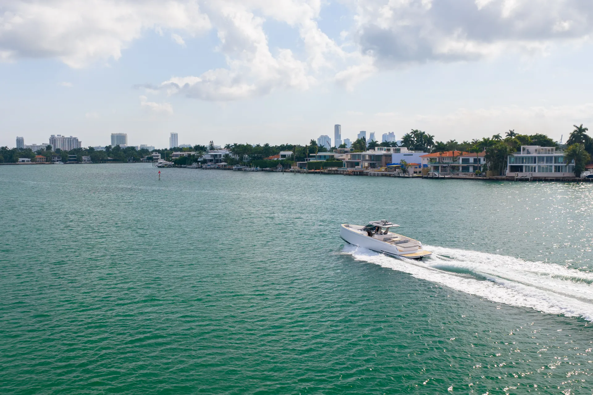 Luxury Day Boat In Montauk NY - Pardo 43