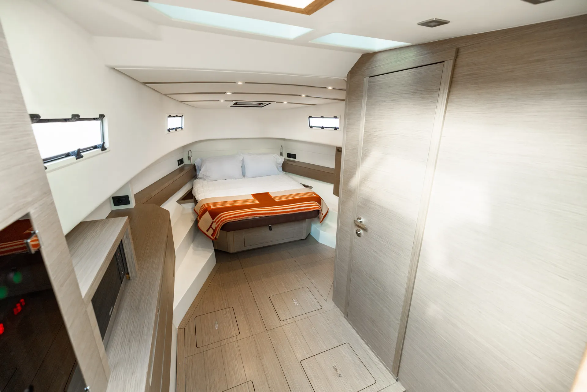 Luxury Day Boat In Montauk NY - Pardo 43