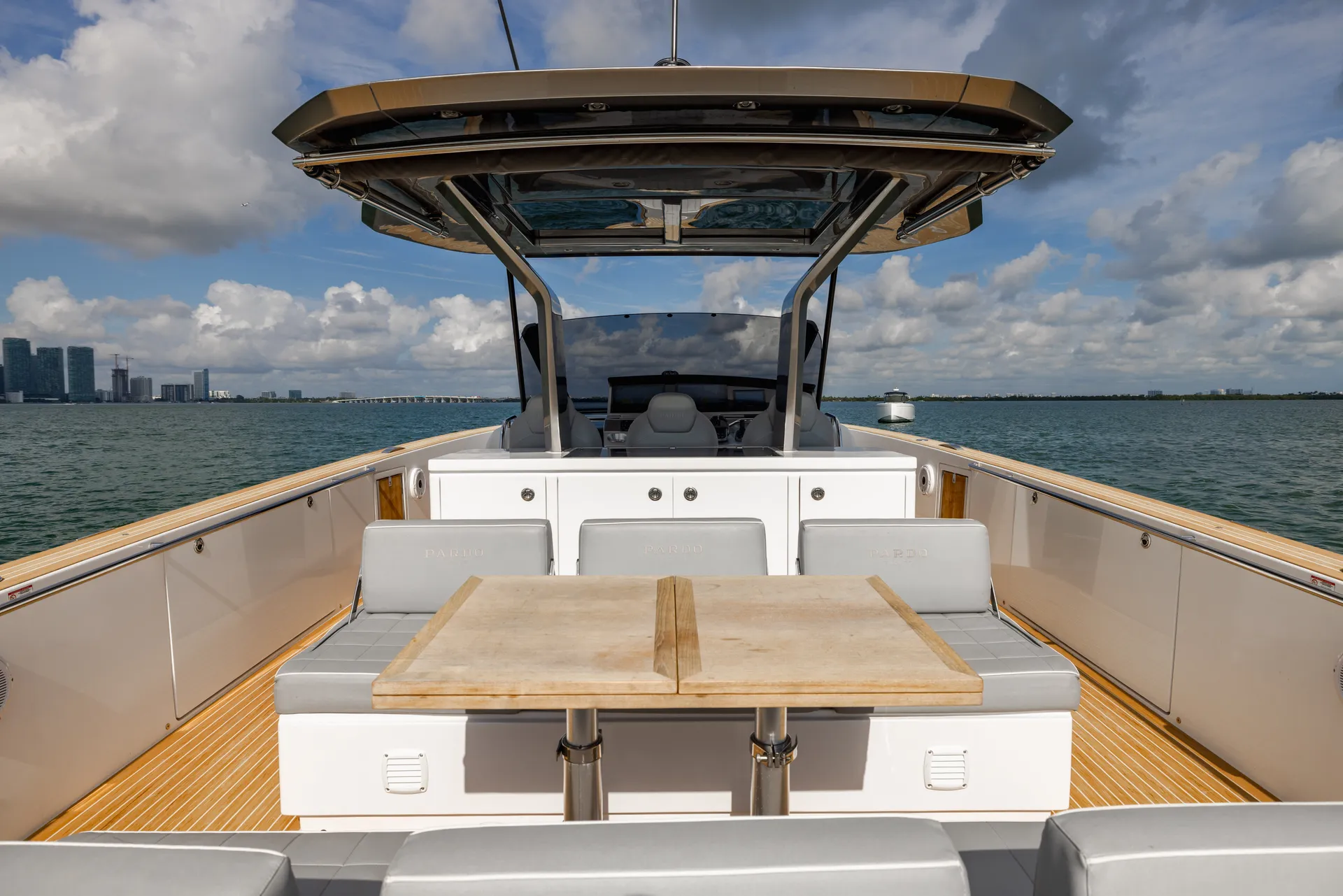 Luxury Day Boat In Montauk NY - Pardo 43