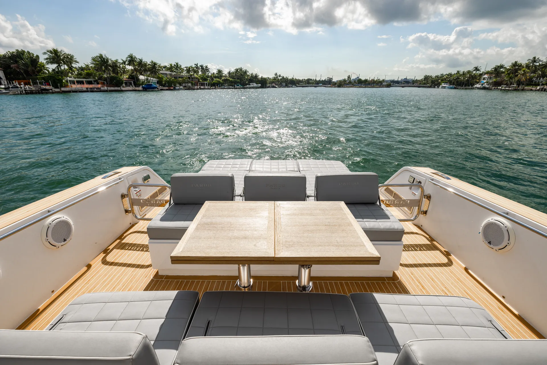 Luxury Day Boat In Montauk NY - Pardo 43