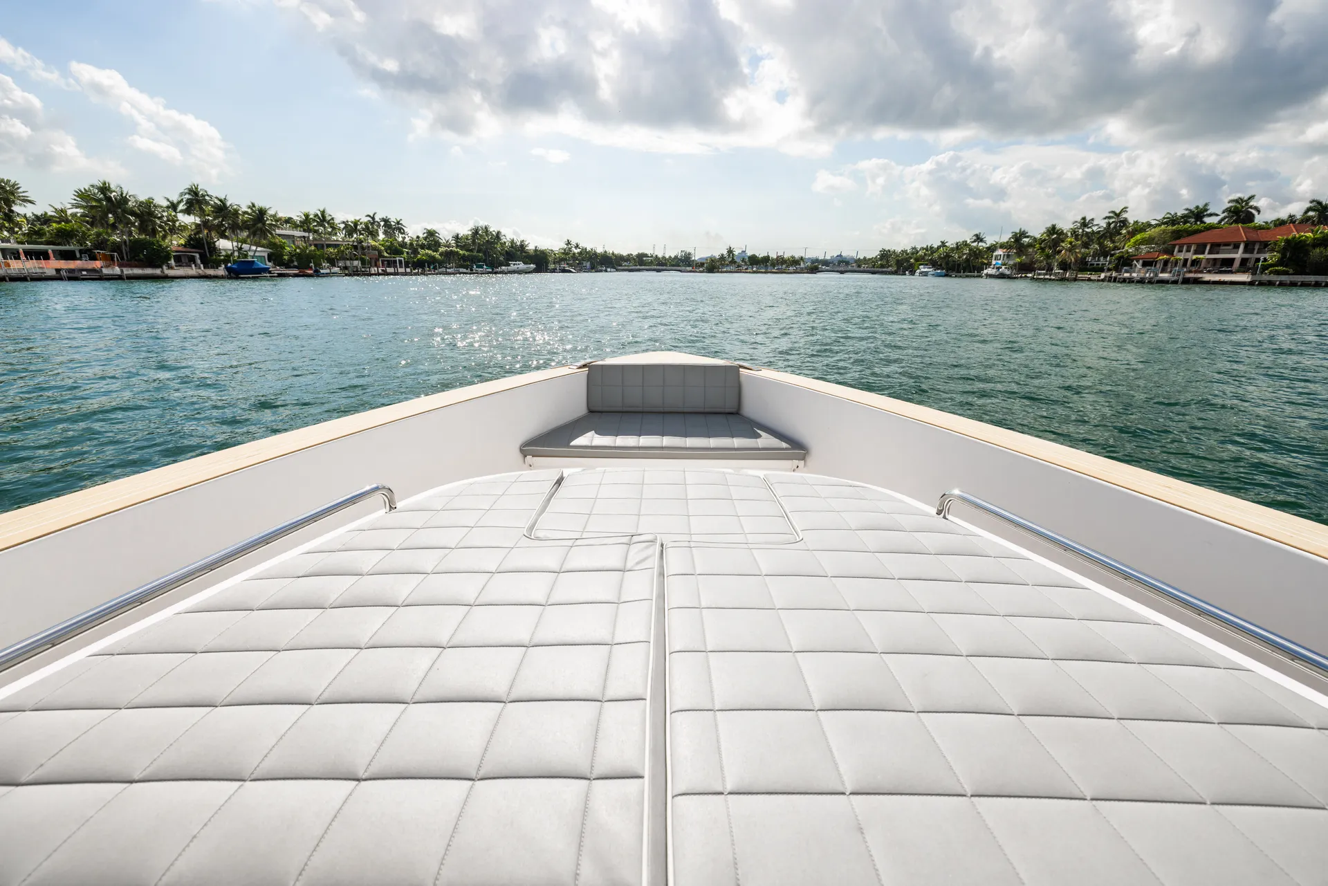 Luxury Day Boat In Montauk NY - Pardo 43