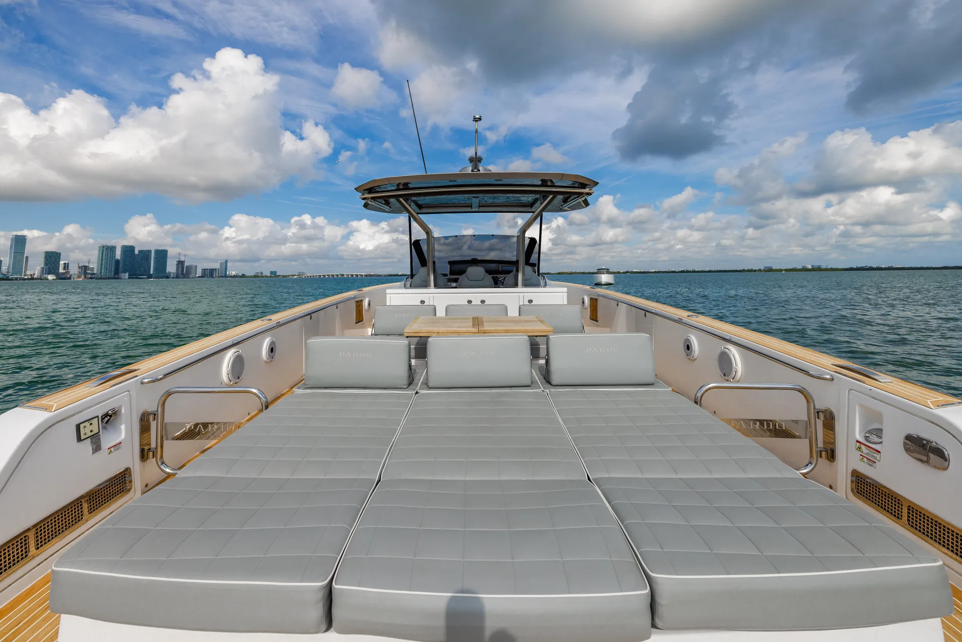 Luxury Day Boat In Montauk NY - Pardo 43