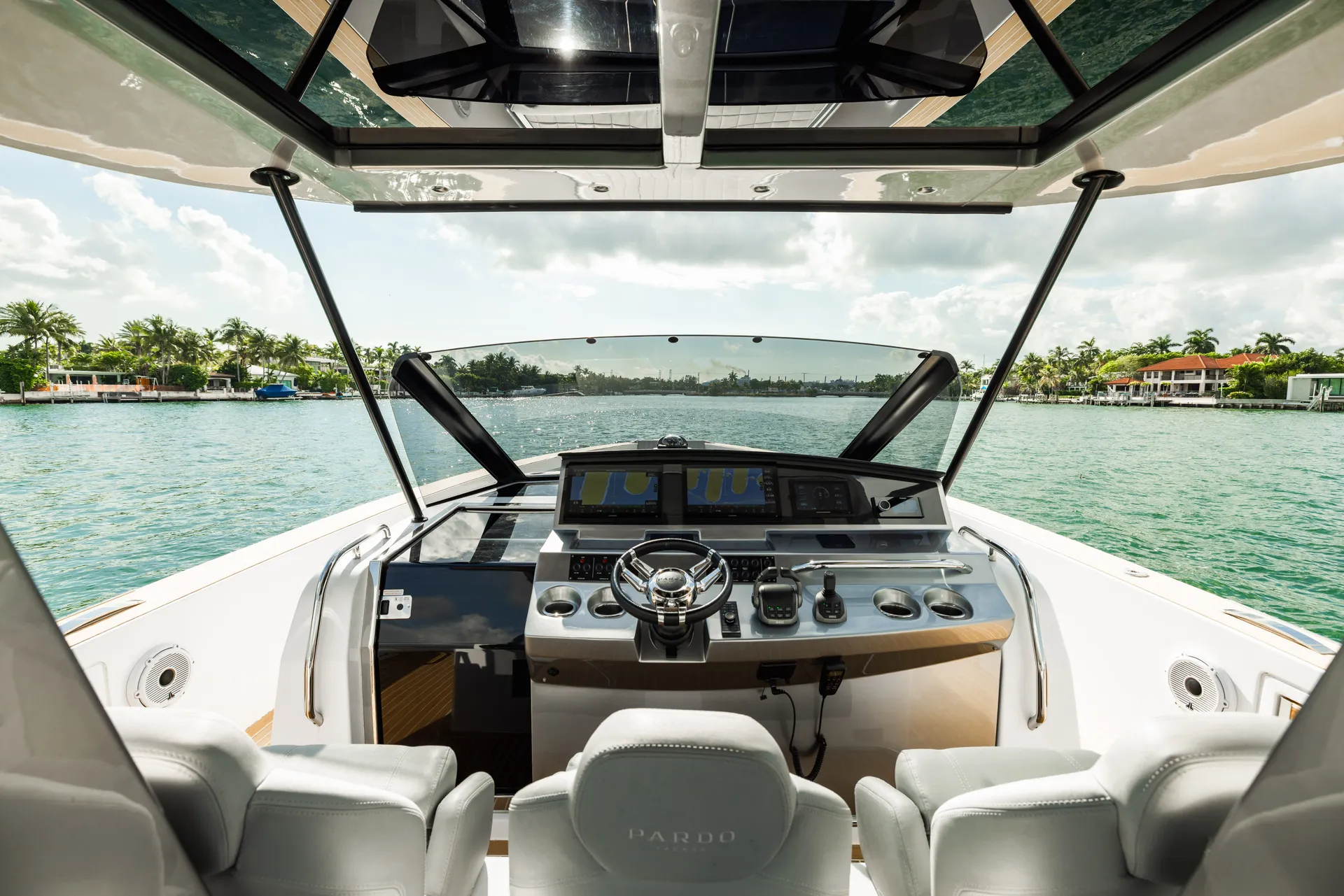 Luxury Day Boat In Montauk NY - Pardo 43