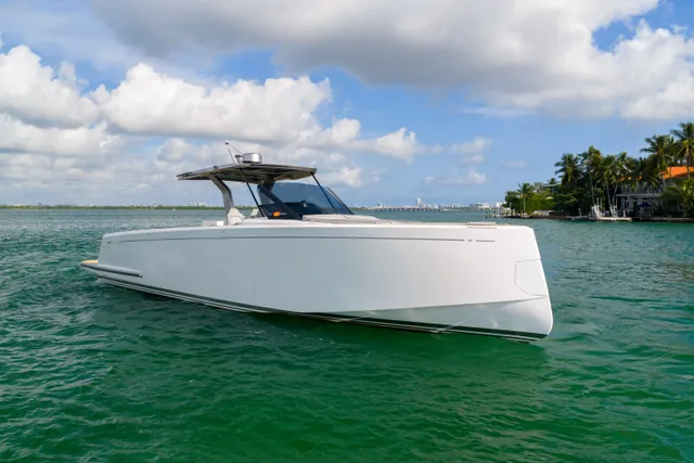 Rent a Pardo motor yacht in Montauk, NY near me