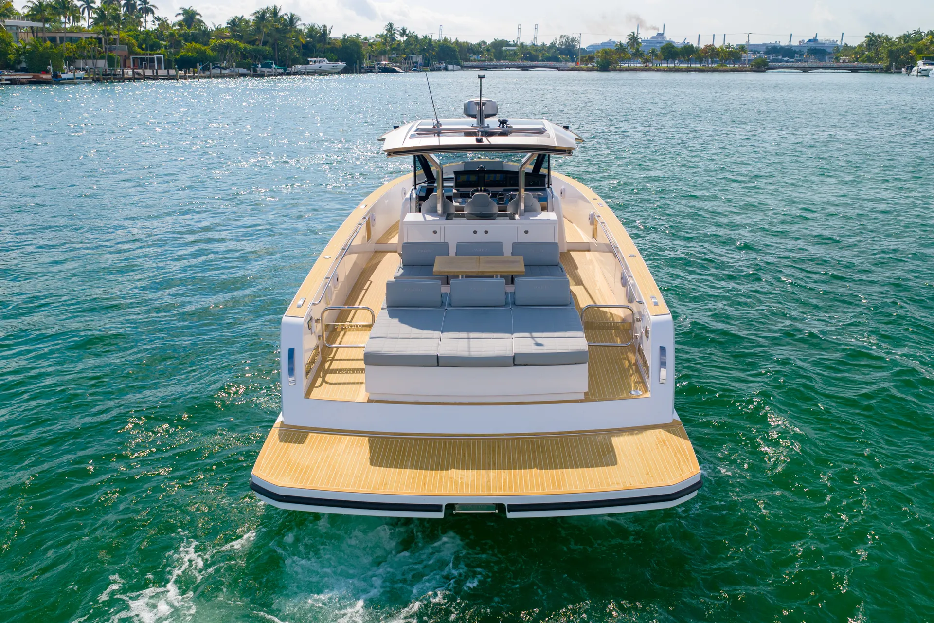 Luxury Day Boat In Montauk NY - Pardo 43