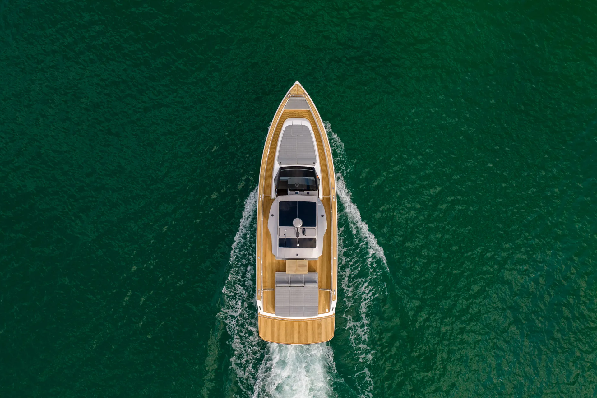 Luxury Day Boat In Montauk NY - Pardo 43