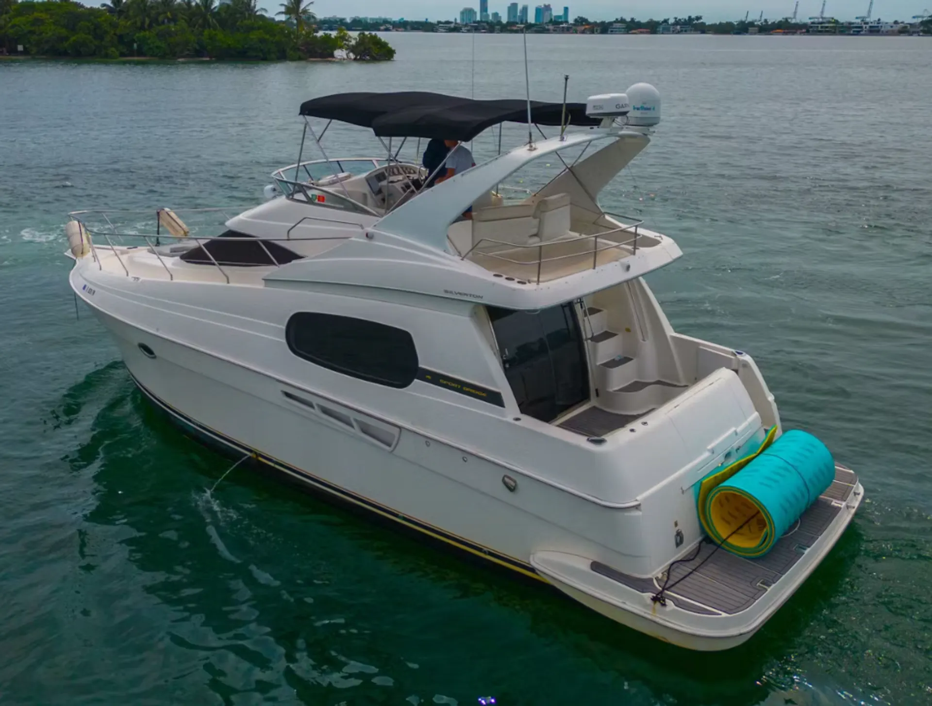Enjoy "SANTORINI" Silverton Sport Bridge 48ft in Miami!