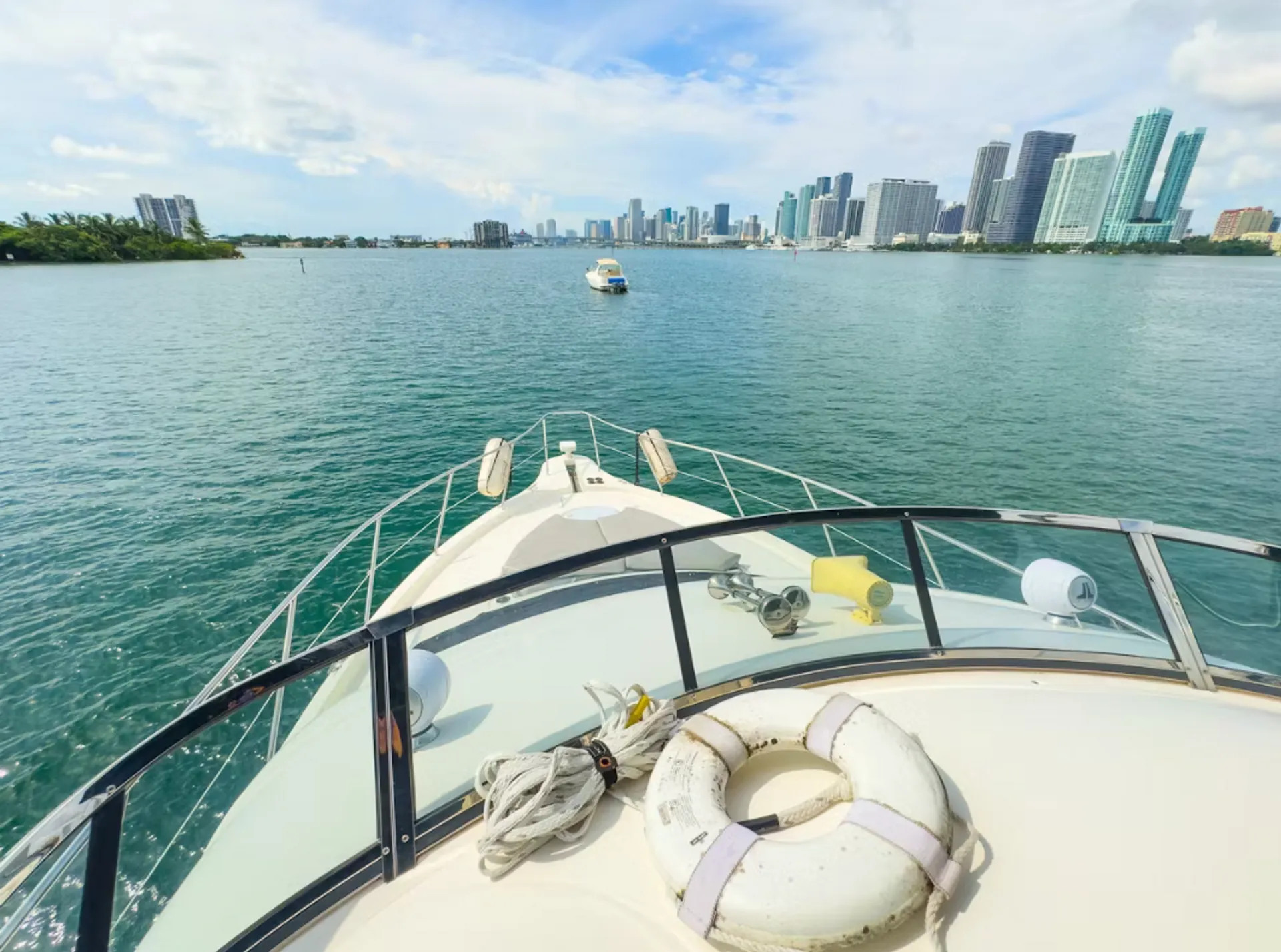 Enjoy "SANTORINI" Silverton Sport Bridge 48ft in Miami!