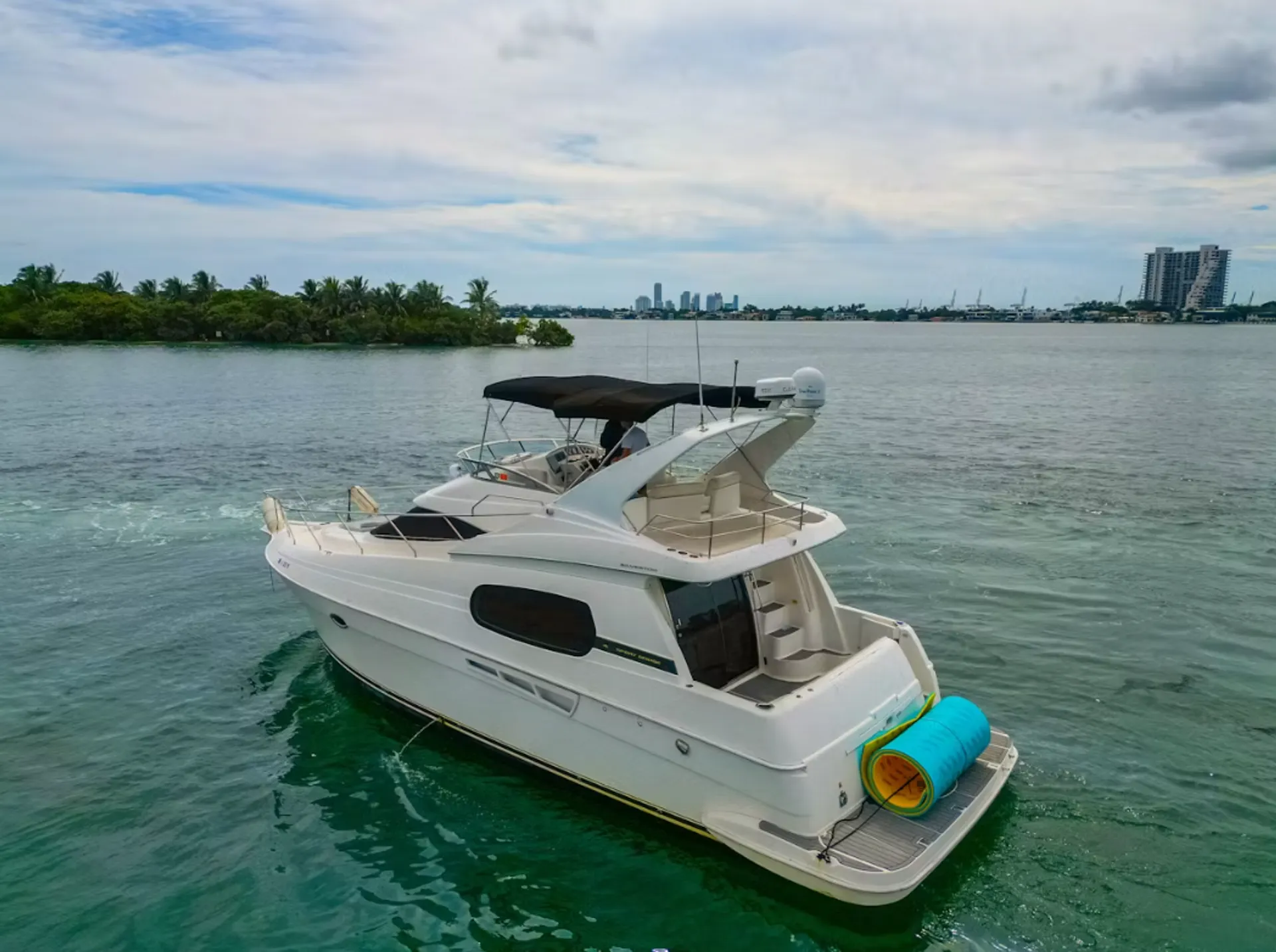 Enjoy "SANTORINI" Silverton Sport Bridge 48ft in Miami!