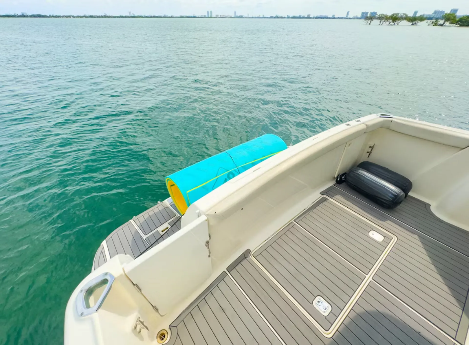 Enjoy "SANTORINI" Silverton Sport Bridge 48ft in Miami!