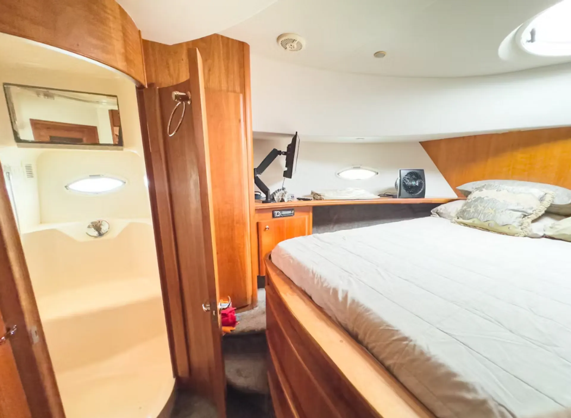 Enjoy "SANTORINI" Silverton Sport Bridge 48ft in Miami!