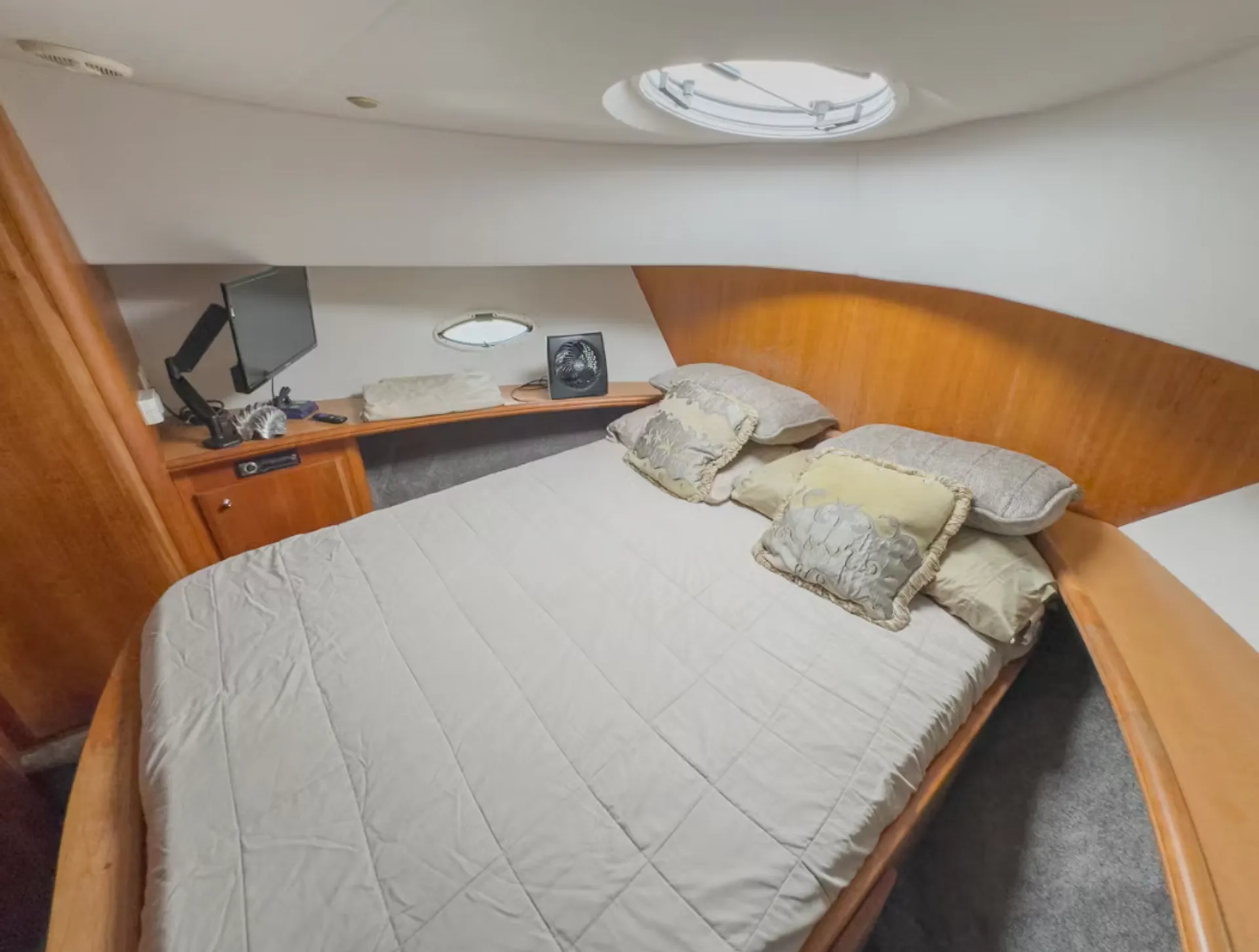 Enjoy "SANTORINI" Silverton Sport Bridge 48ft in Miami!