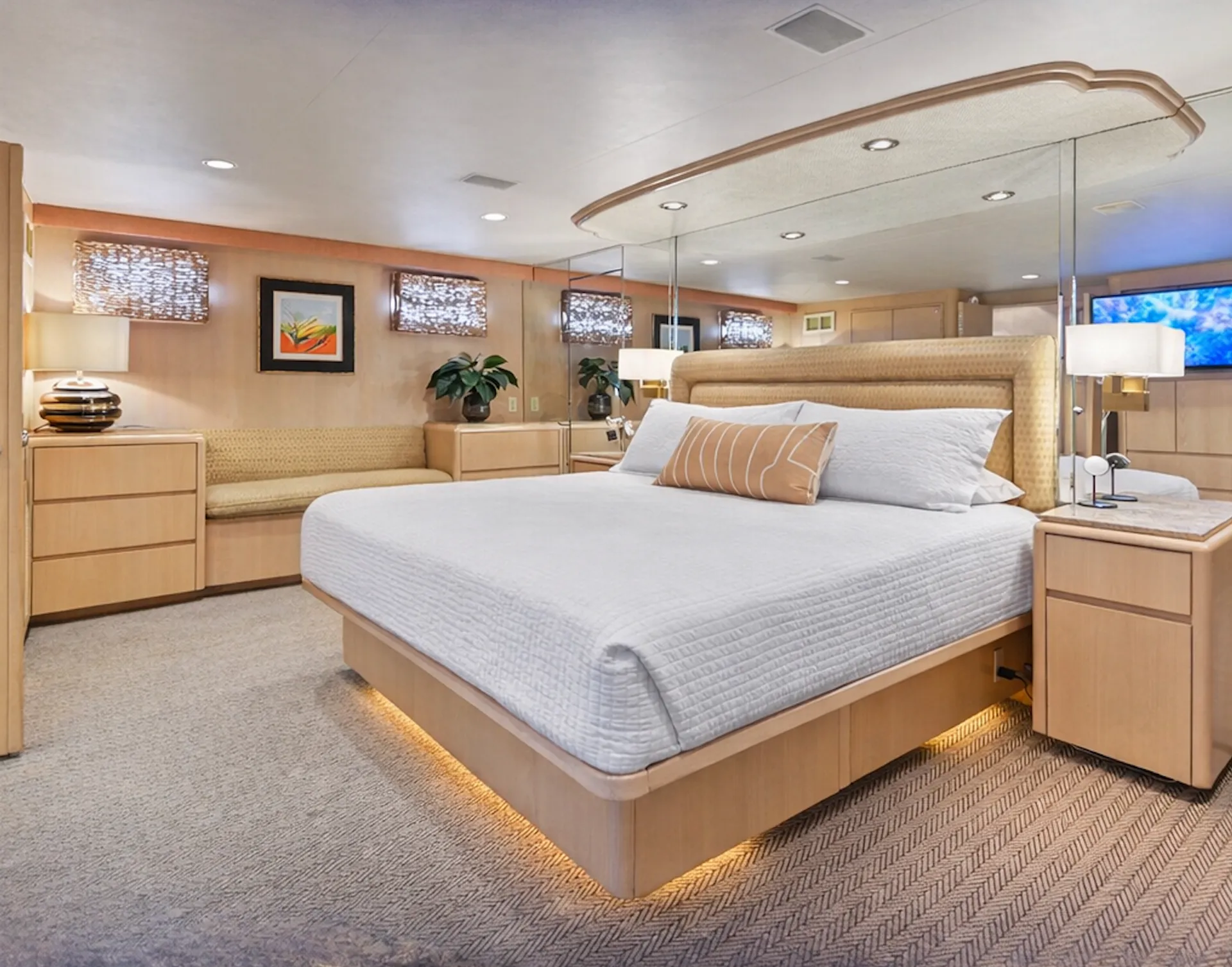 Luxury Motor Yacht Charter in Charleston