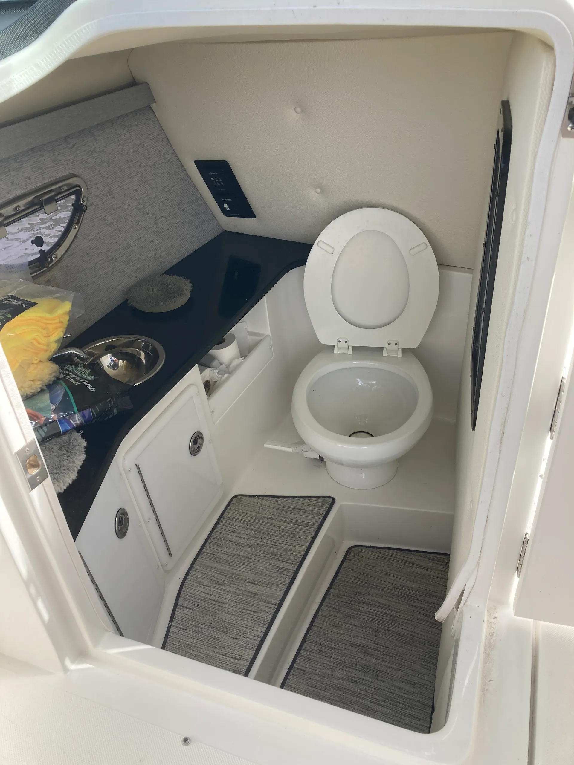 Black Pearl - A Luxury Speed Dayboat