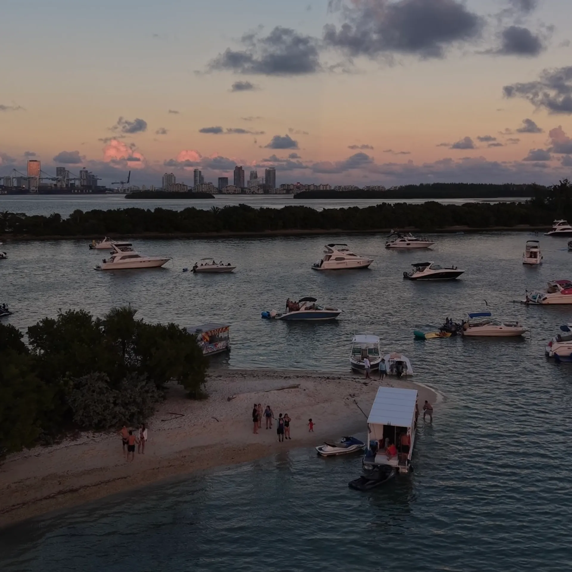 LUXURY MIAMI BOAT EXPERIENCE 🌴 -
🎉FREE HOUR ❗️NO HIDDEN FEES ❗️