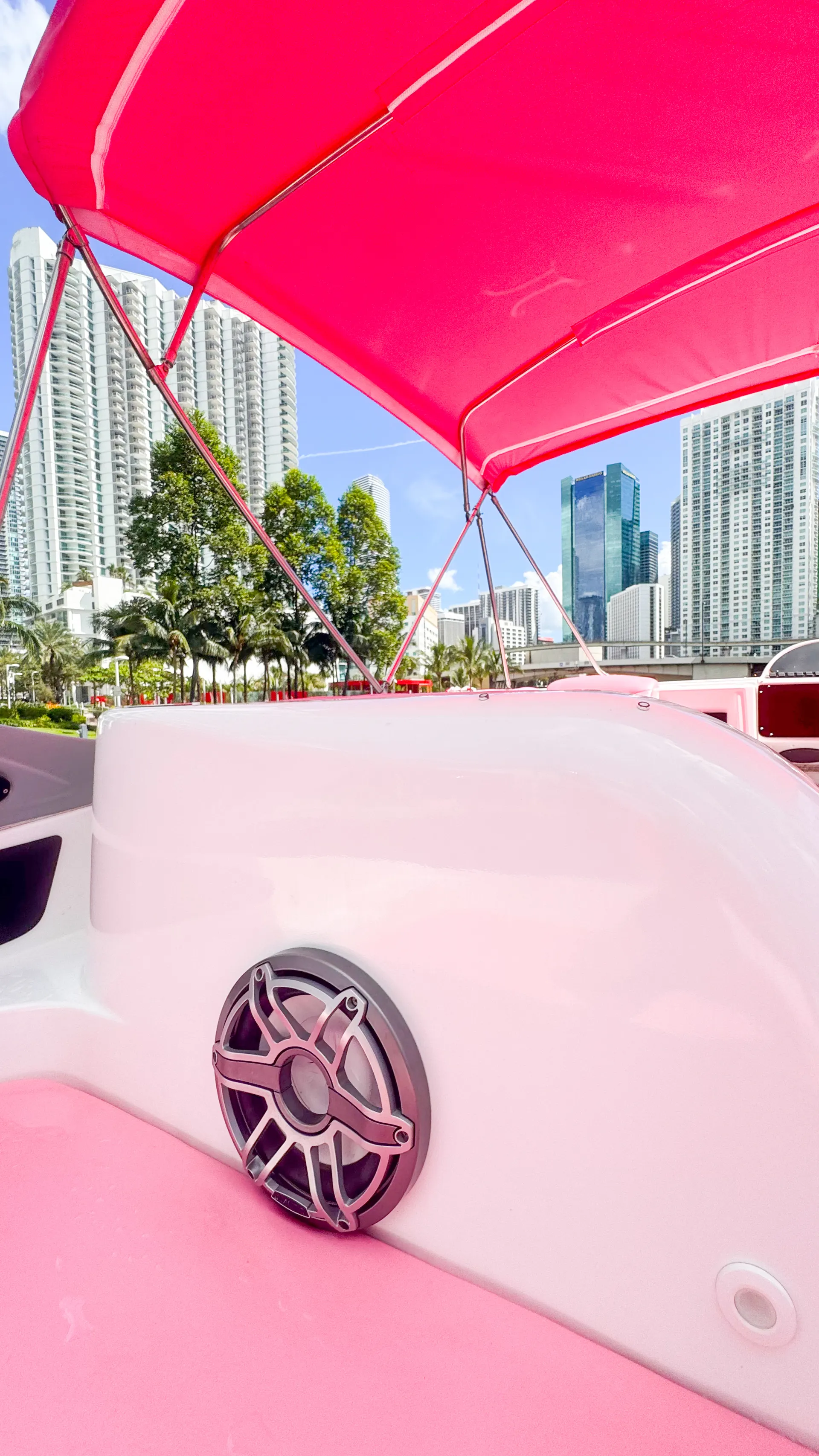  Enjoy MAXUM 46ft "Pink Lady" in Miami!