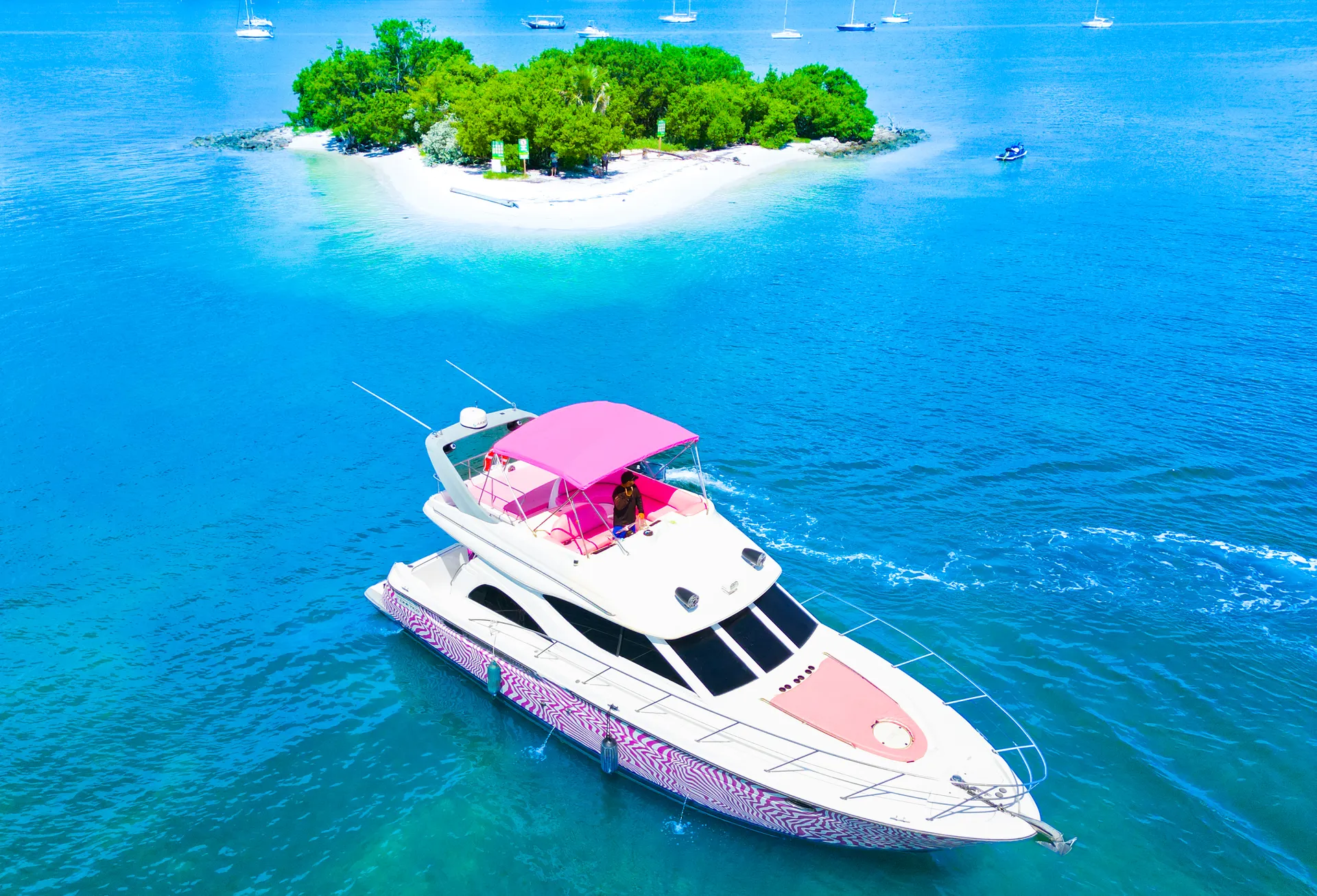  Enjoy MAXUM 46ft "Pink Lady" in Miami!