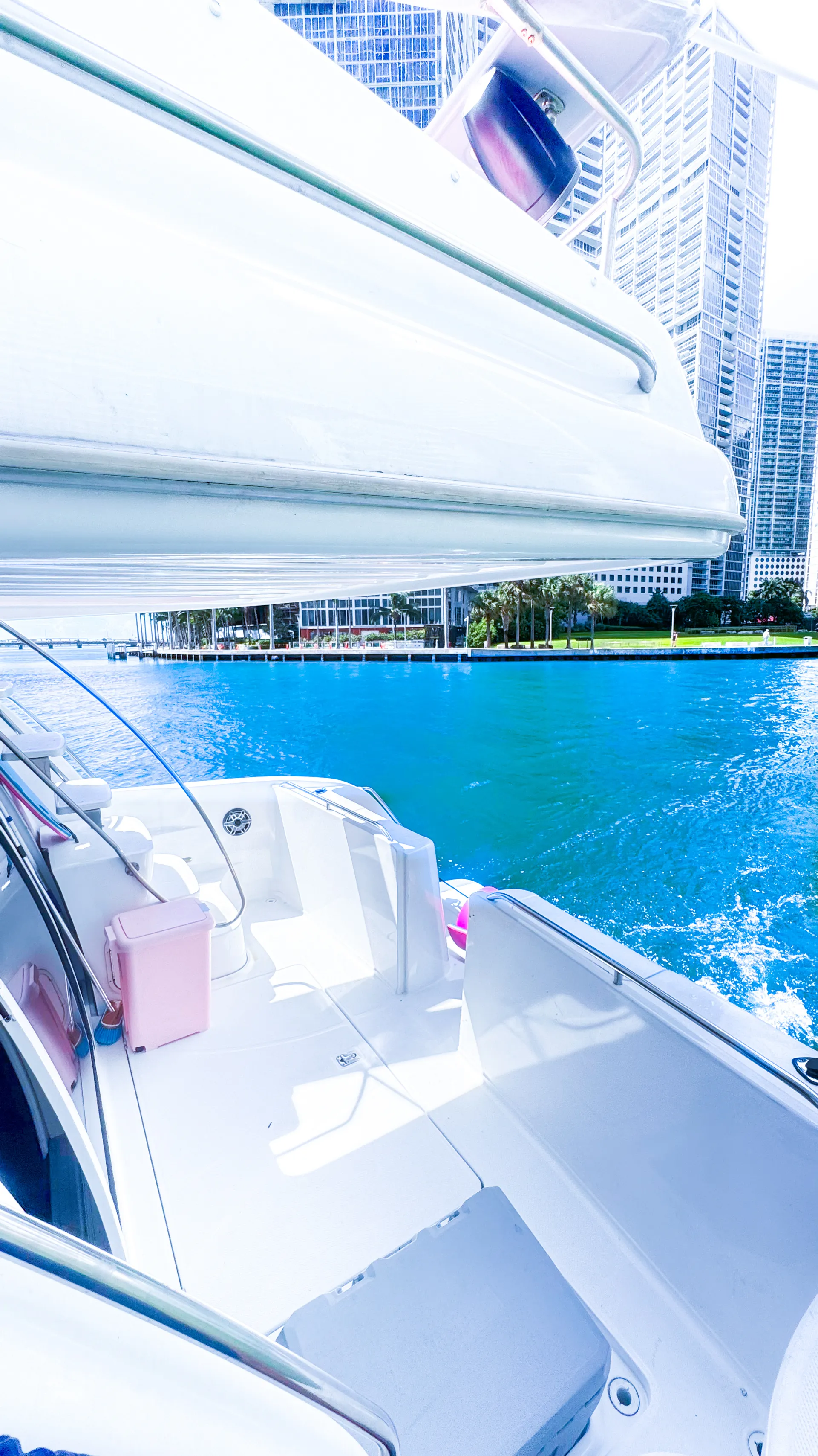  Enjoy MAXUM 46ft "Pink Lady" in Miami!