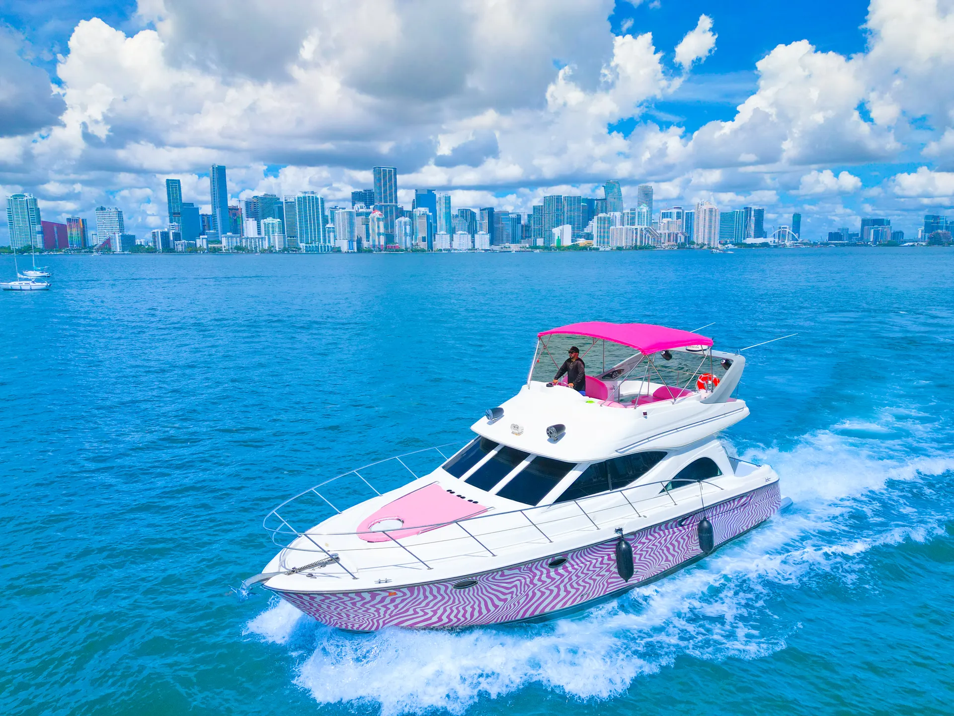  Enjoy MAXUM 46ft "Pink Lady" in Miami!