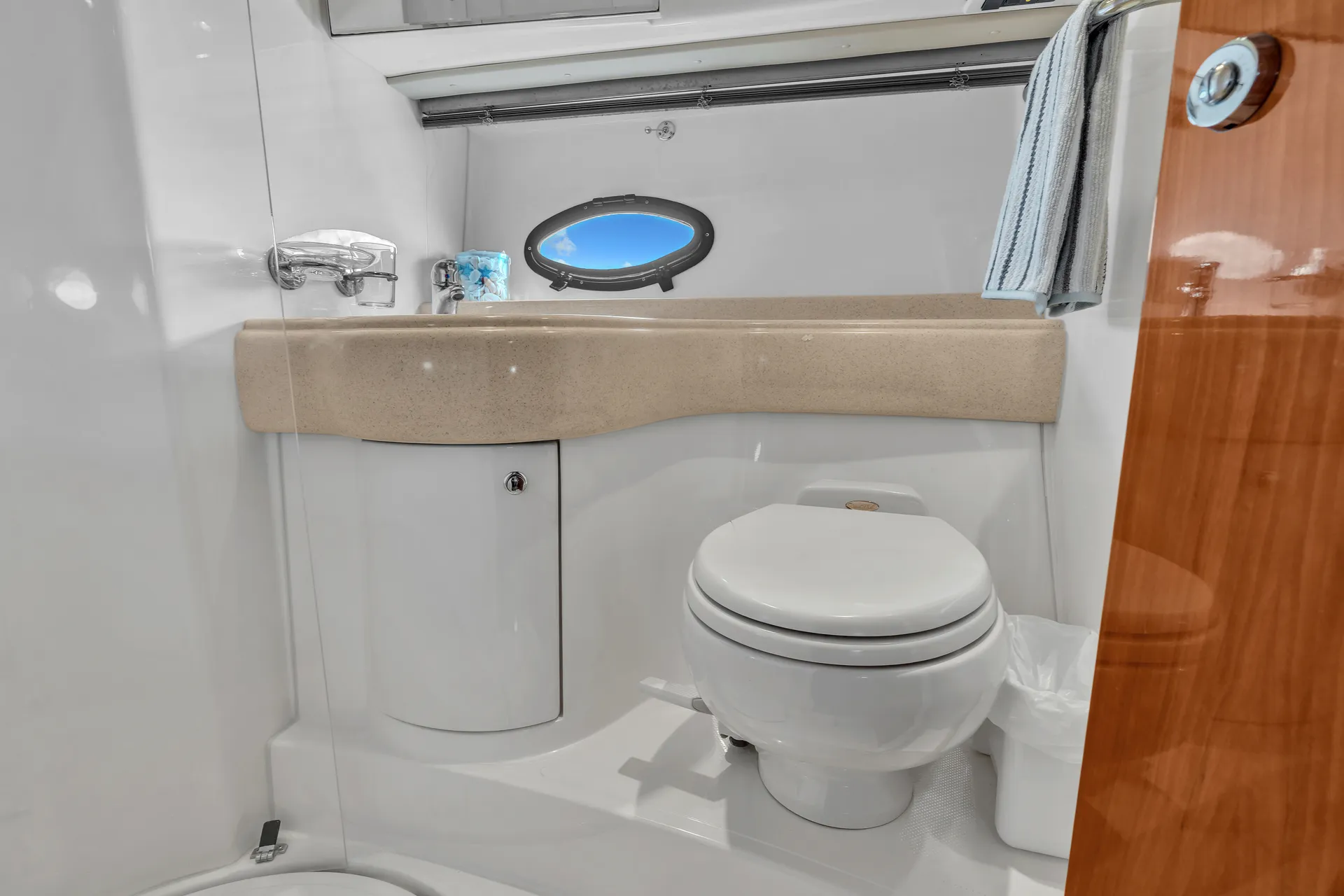 Miami’s Magic Unfolds Aboard a 45ft Azimut!