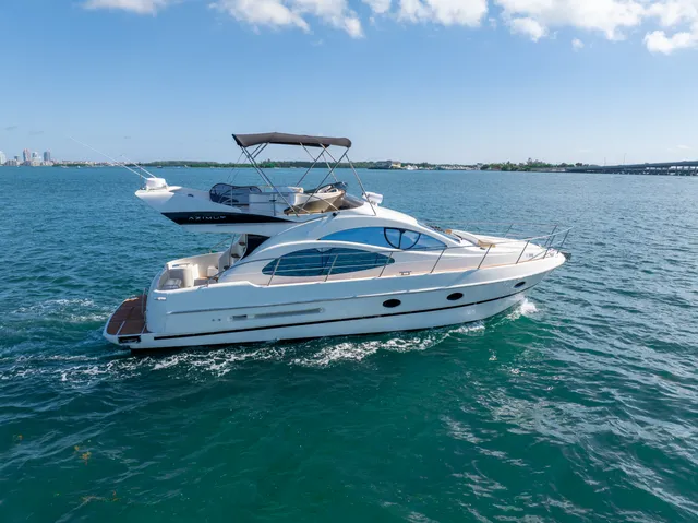 Rent a Fly flybridge in Miami, FL near me