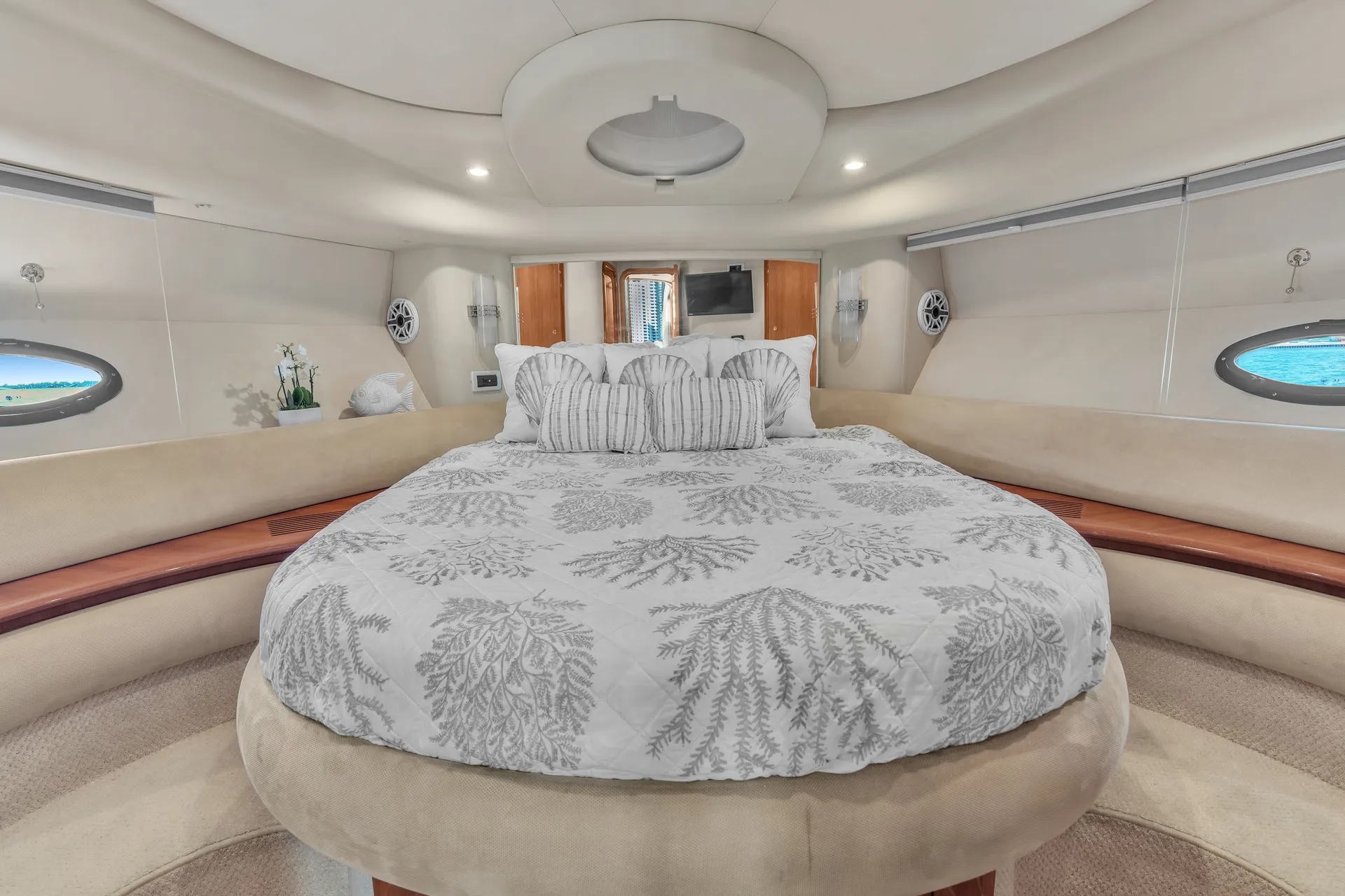 Miami’s Magic Unfolds Aboard a 45ft Azimut!