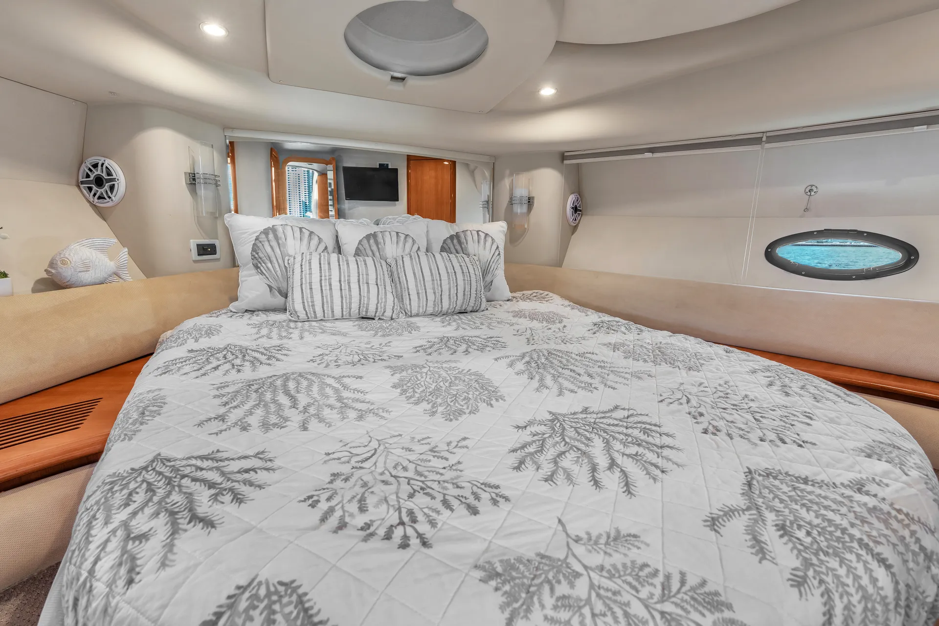 Miami’s Magic Unfolds Aboard a 45ft Azimut!