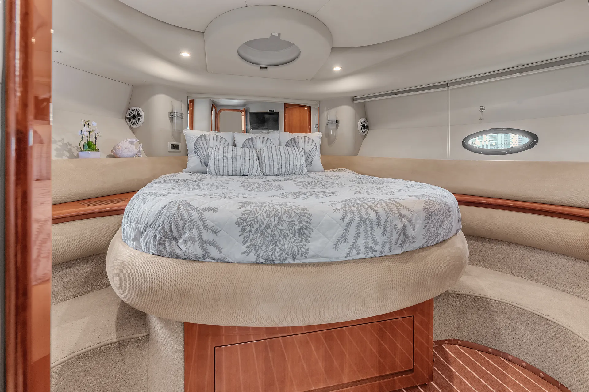 Miami’s Magic Unfolds Aboard a 45ft Azimut!