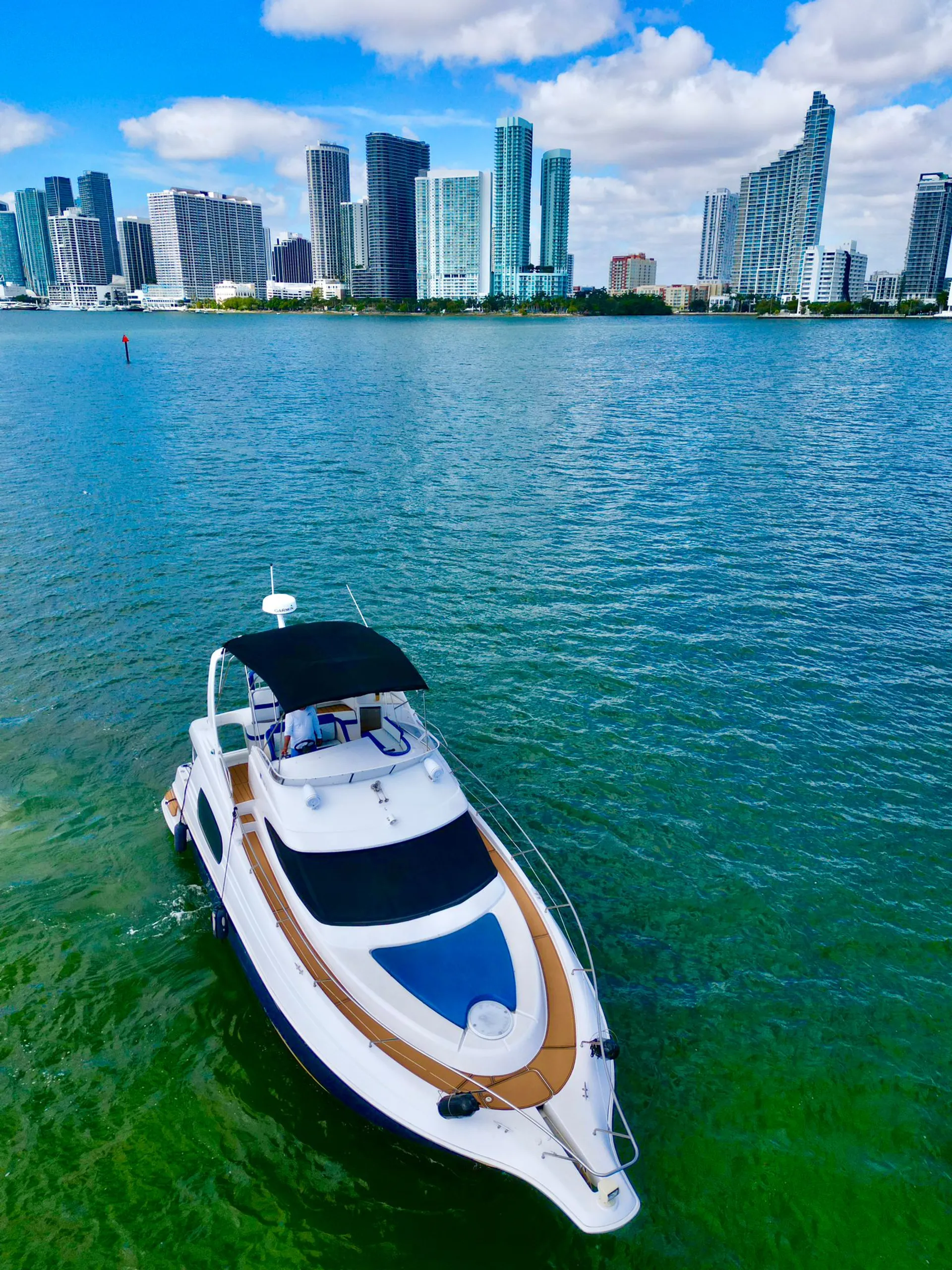 Enjoy “OTTAWA” Silverton Flybridge 48ft Luxury Yacht in Miami!