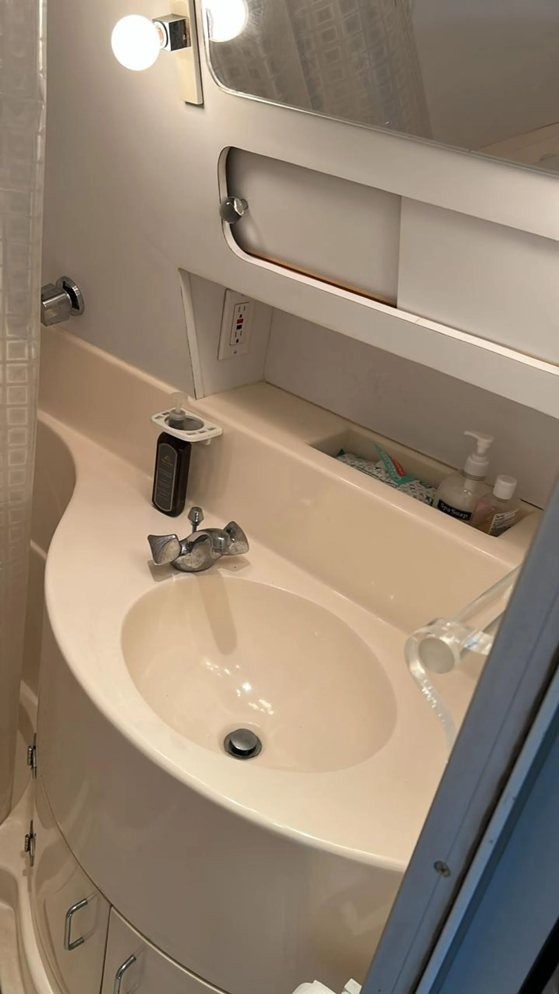 Enjoy “COPACABANA” Tempest 45FT in Miami!!