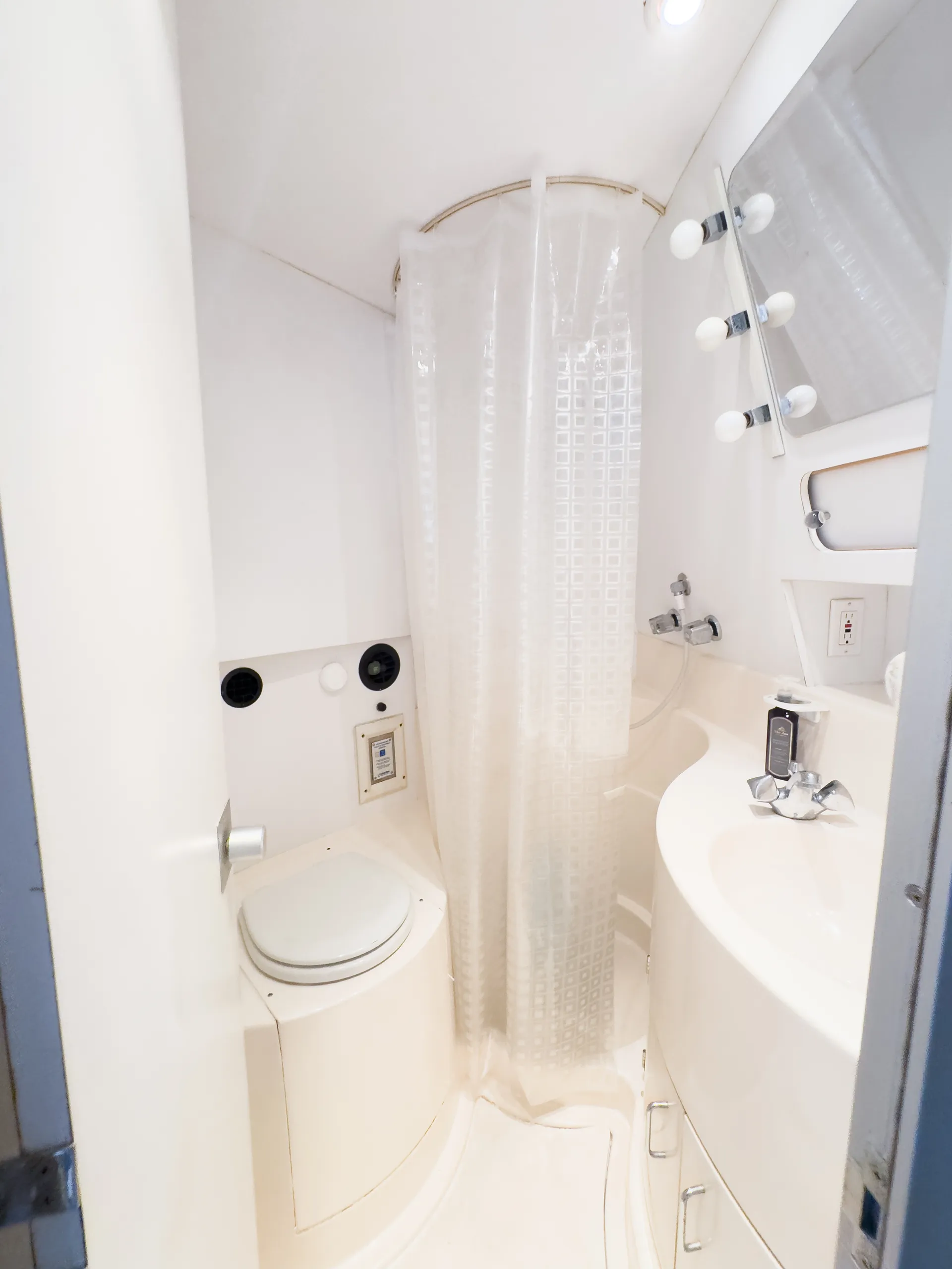 Enjoy “COPACABANA” Tempest 45FT in Miami!!