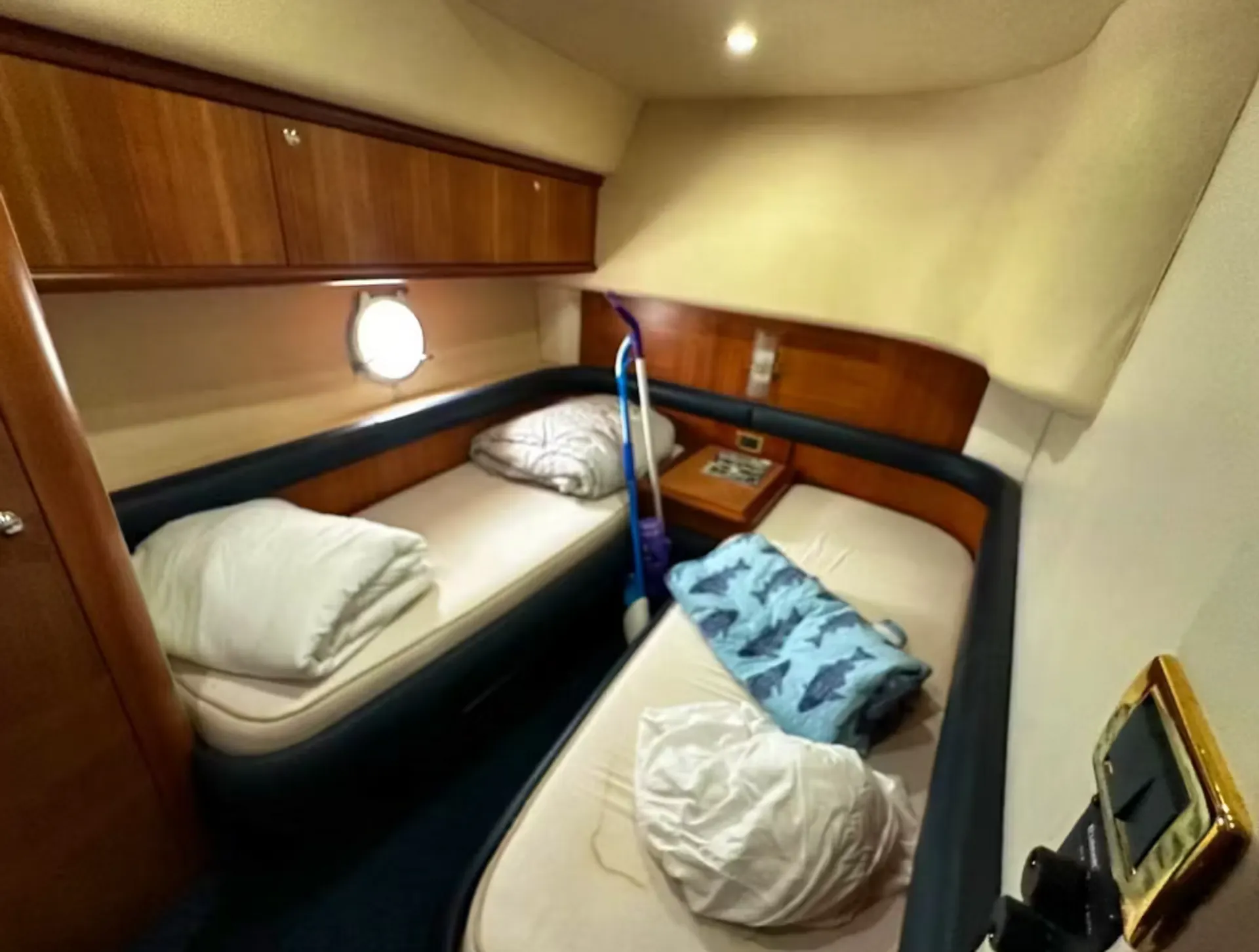 Enjoy “OTTAWA” Silverton Flybridge 48ft Luxury Yacht in Miami!