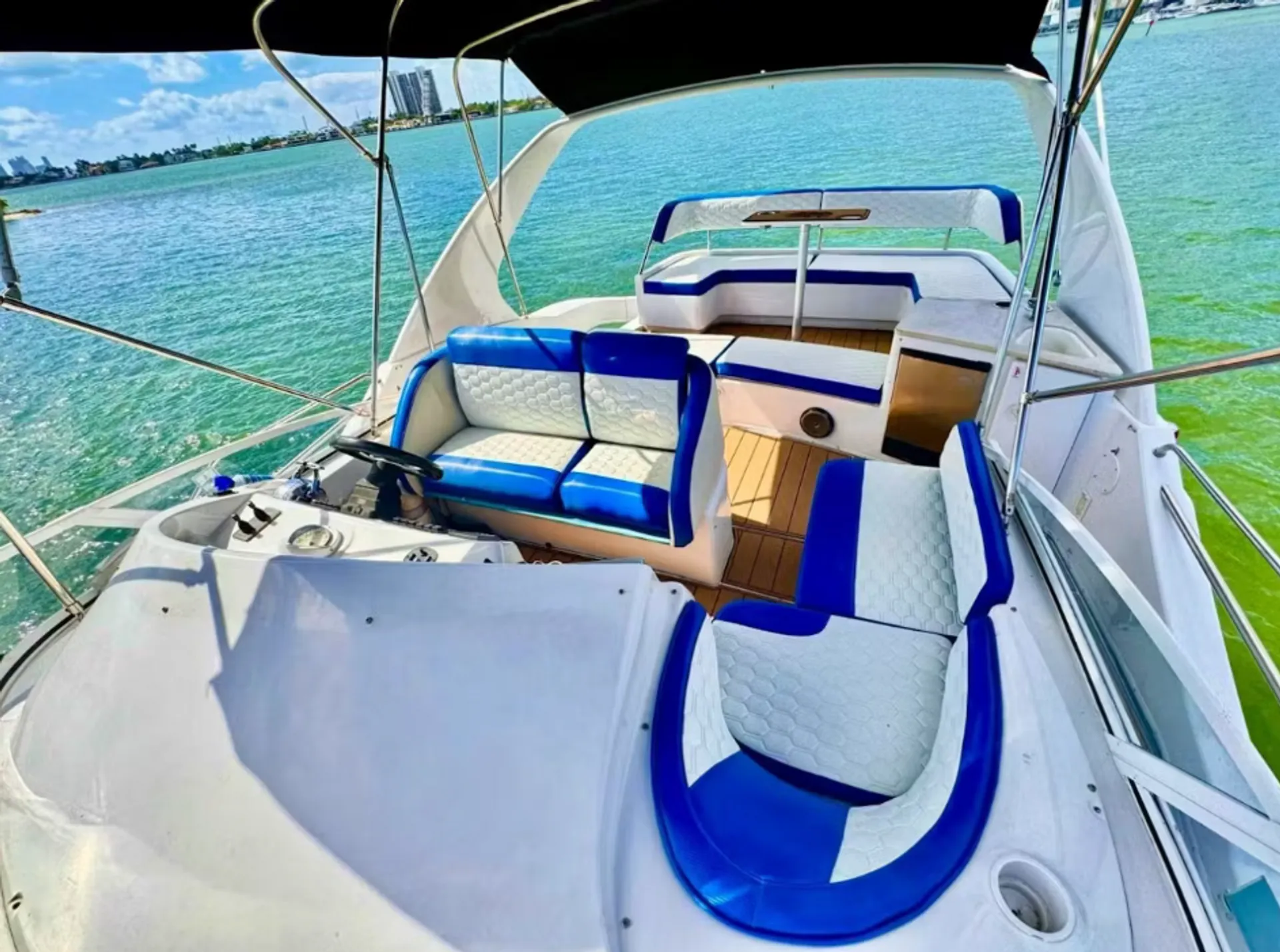 Flybdridge Silverton 48FT in Miami, FL — photo 3