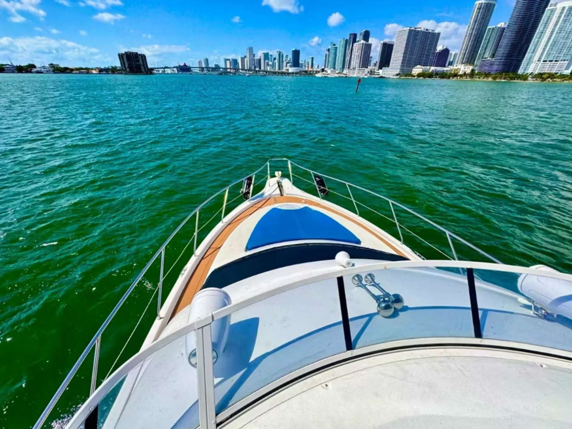 Flybdridge Silverton 48FT in Miami, FL — photo 5