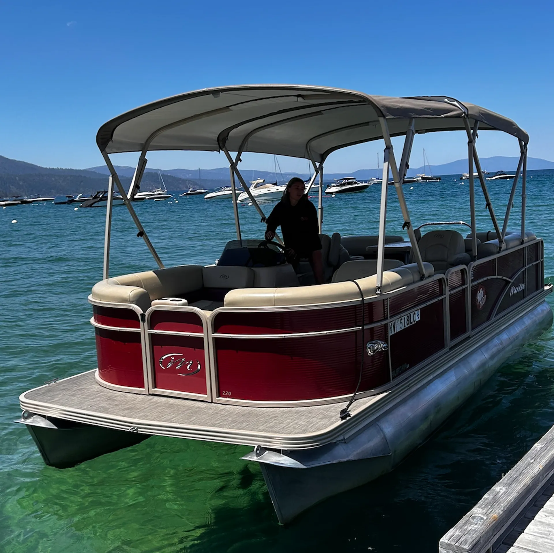 MANITOU PONTOON 22 AURORA STANDARD in South Lake Tahoe, CA — photo 5