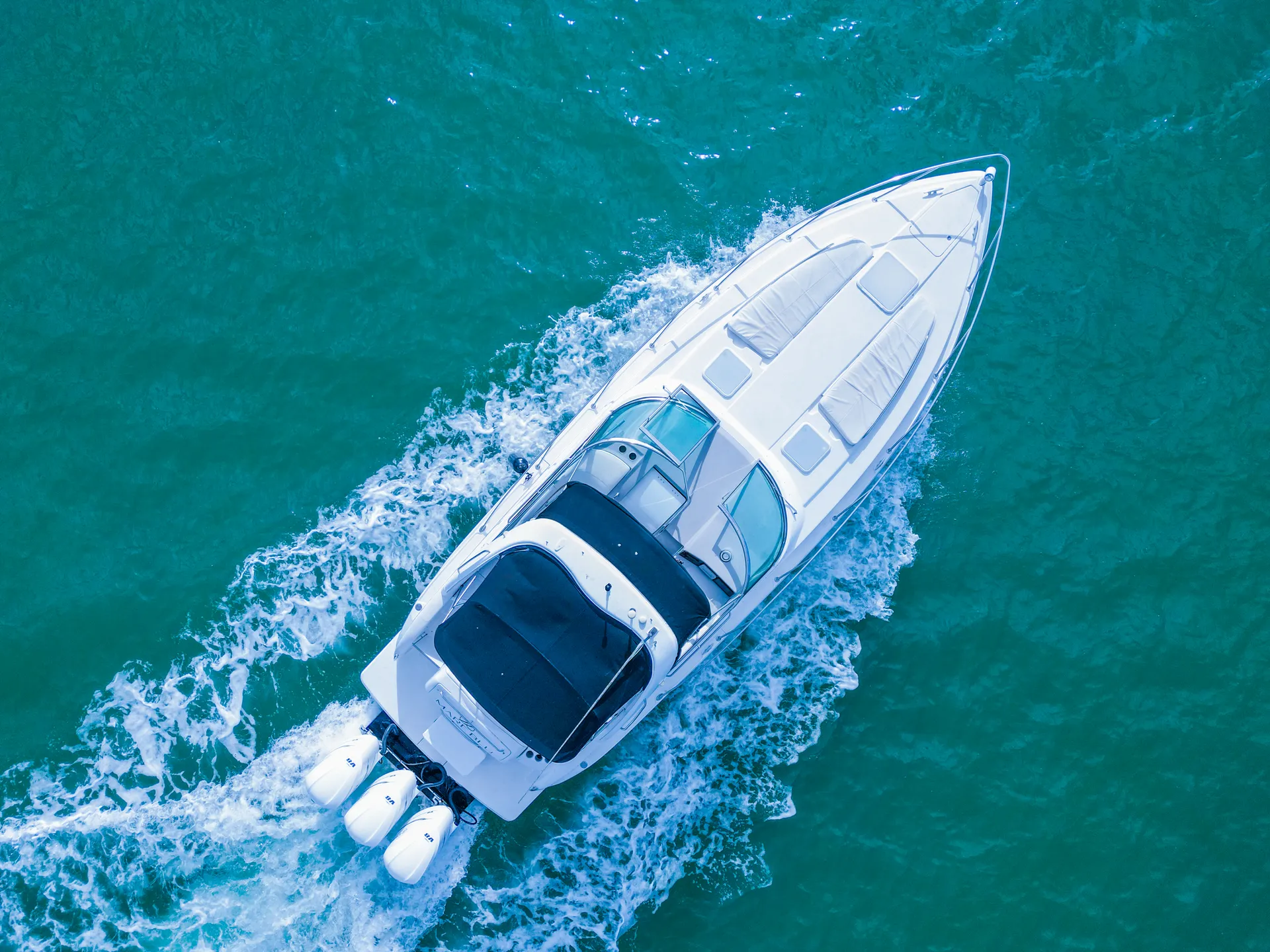 Enjoy your day with our "MADRID" Formula 40ft Yacht!