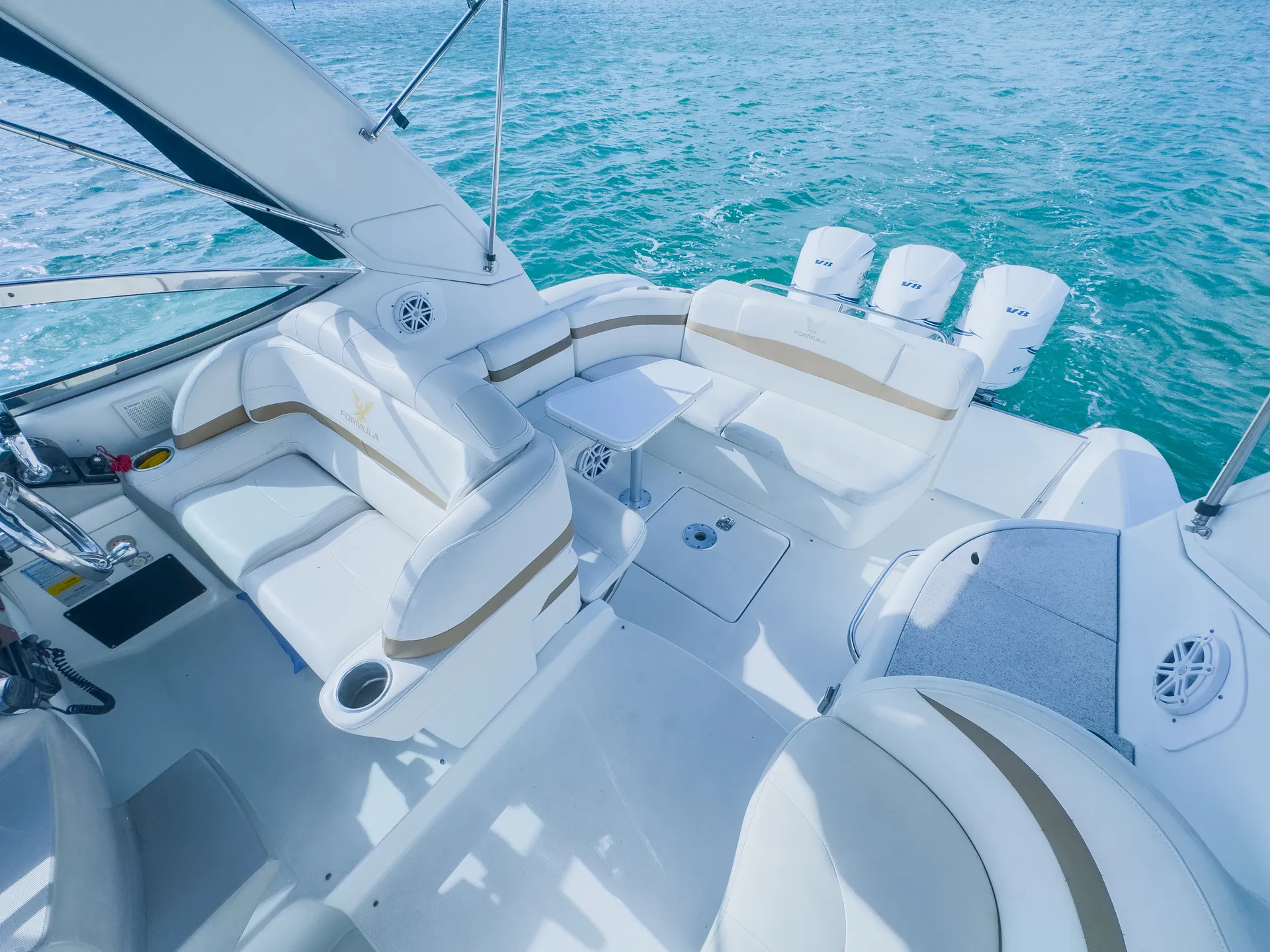 Enjoy your day with our "MADRID" Formula 40ft Yacht!