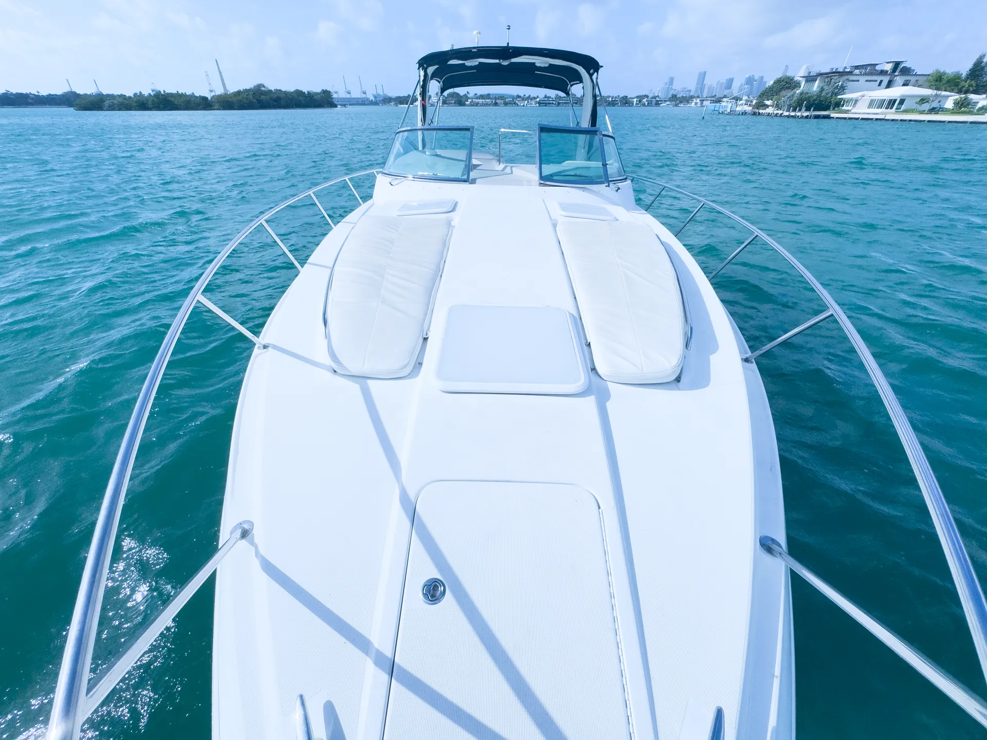 Enjoy your day with our "MADRID" Formula 40ft Yacht!