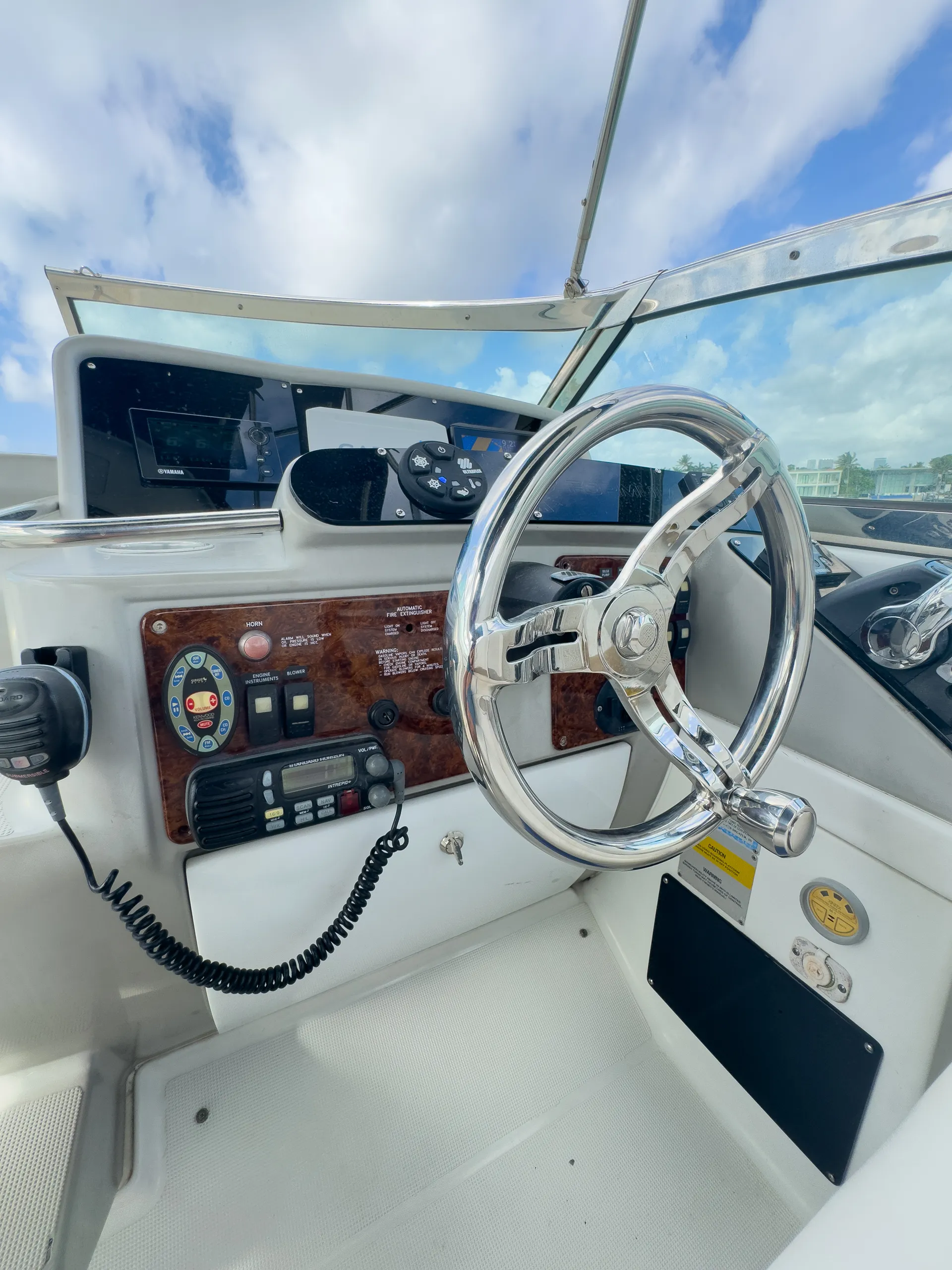 Enjoy your day with our "MADRID" Formula 40ft Yacht!