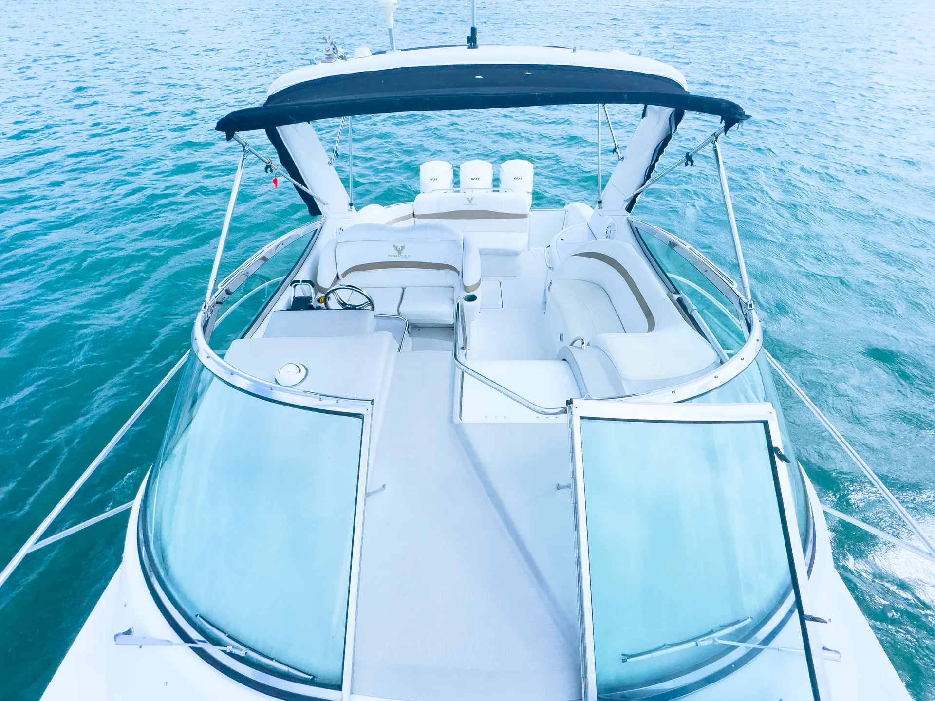 Enjoy your day with our "MADRID" Formula 40ft Yacht!