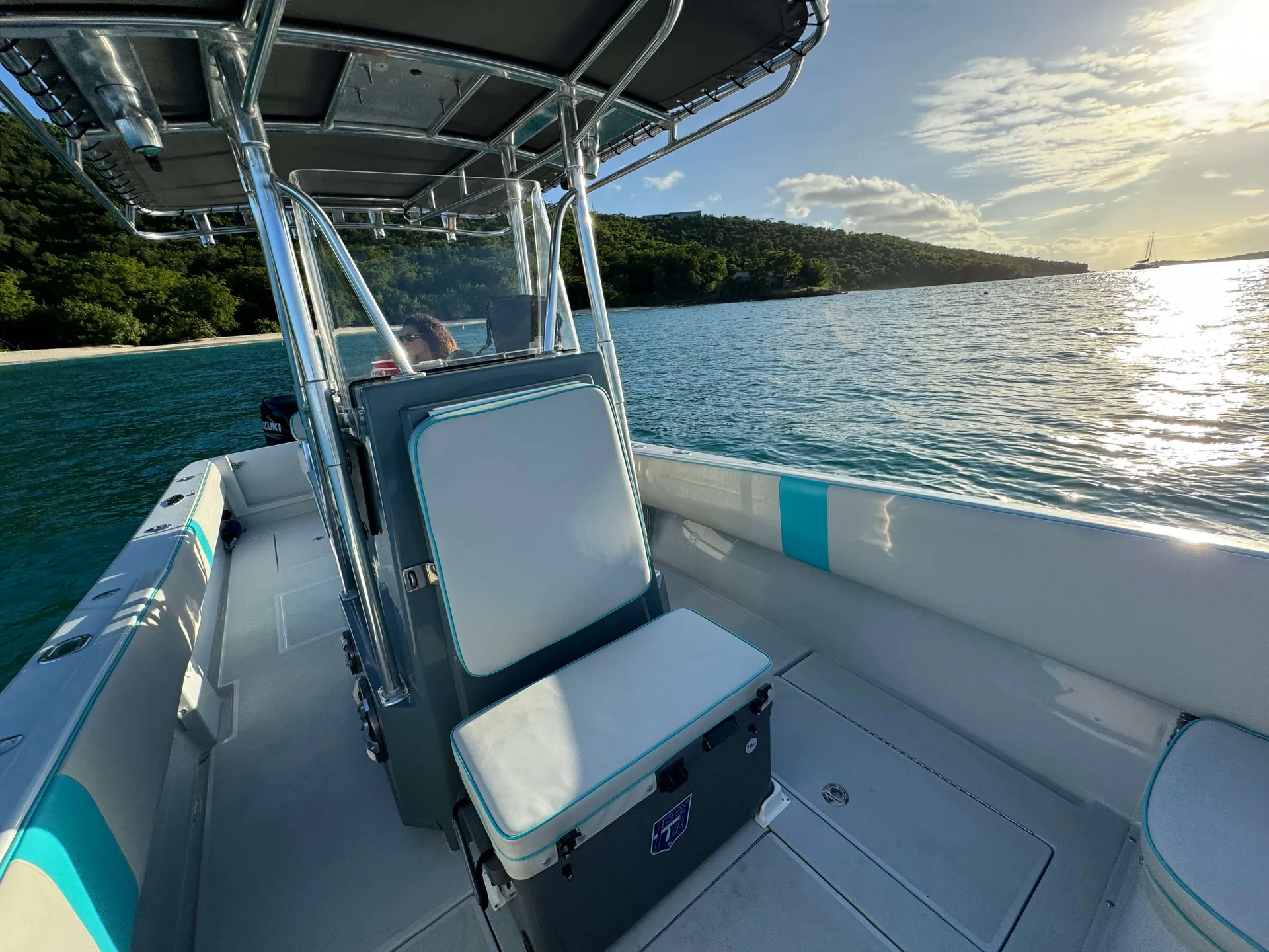 32' Contender — Private BVI and USVI Charters!